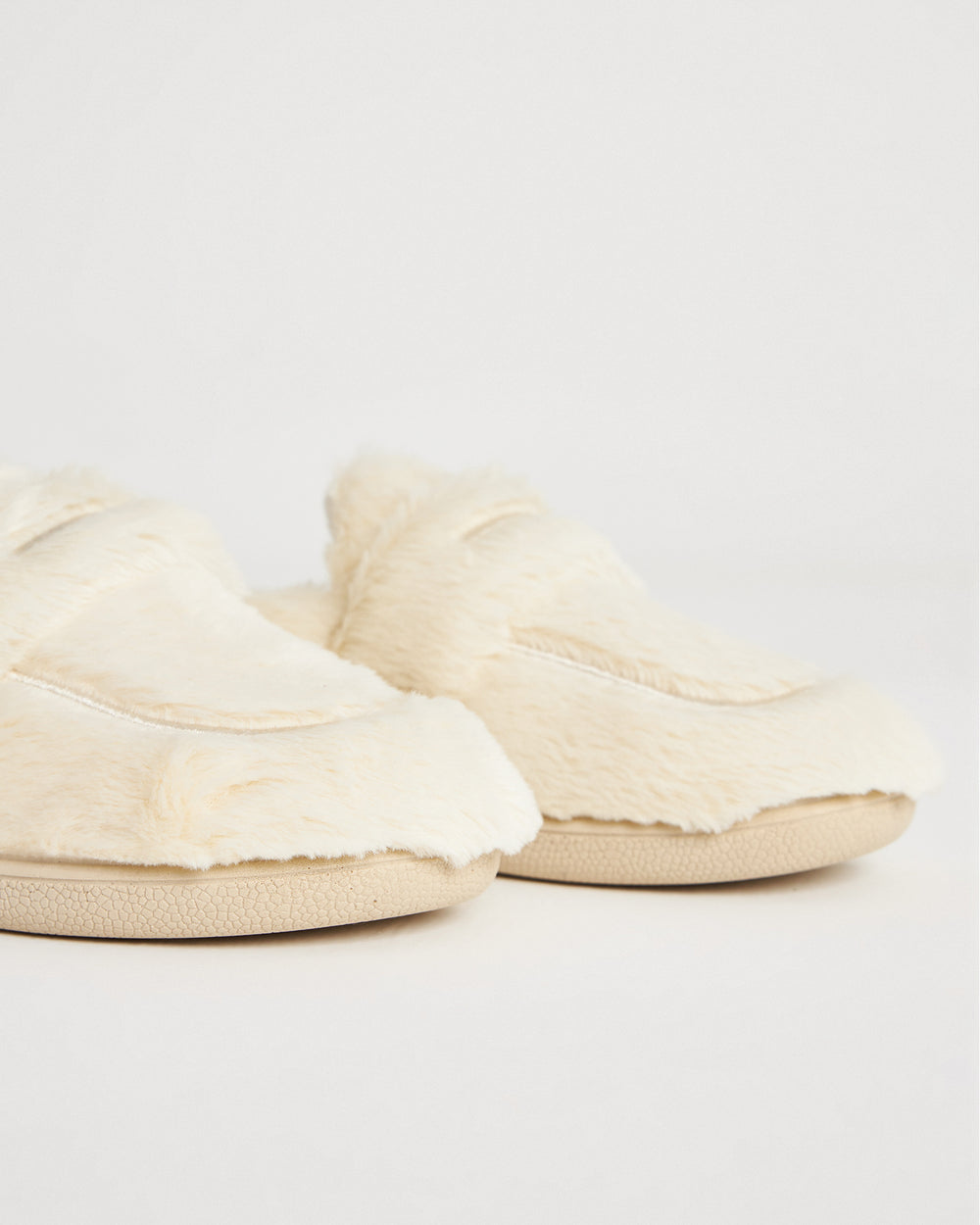 Kadın Kışlık Loafer Modelli Beyaz Rengi Peluş Ev İçi  Ayakkabı