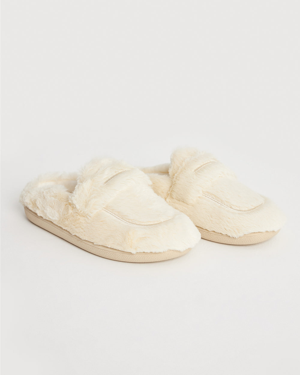 Kadın Kışlık Loafer Modelli Beyaz Rengi Peluş Ev İçi  Ayakkabı