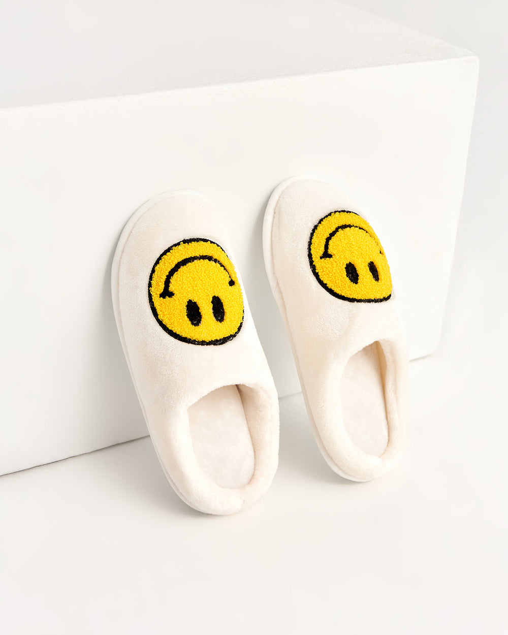 YUBİ - Gülen Yüz Emojili Kadın Ev Terliği