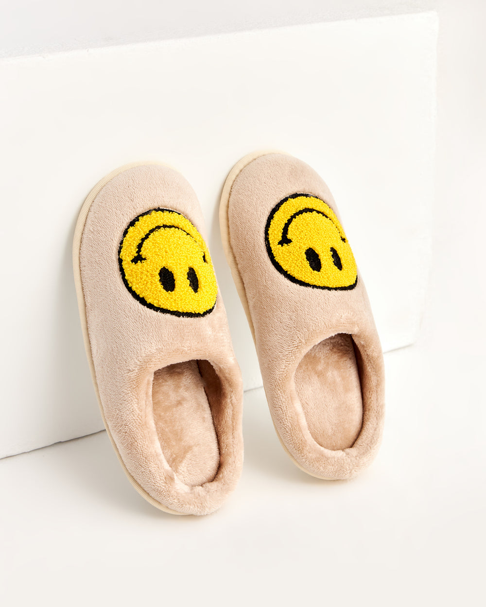 YUBİ - Gülen Yüz Emojili Kadın Ev Terliği