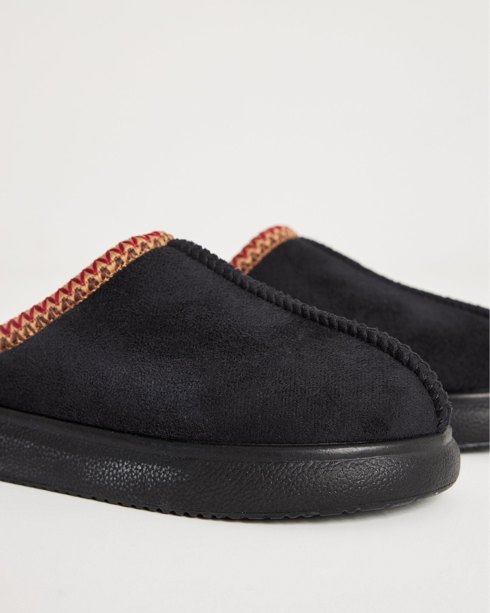 Kadın Kışlık Siyah Süet Etnik Desenli Ev İçi Ayakkabı