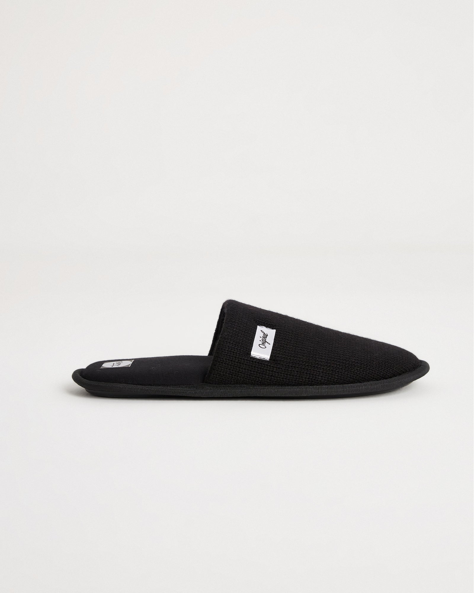 erkek ev terliği,erkek ev içi terlik,erkek ev terliği modelleri,erkek kışlık terlik,erkek yazlık ev terliği,erkek ev terliği fiyatları,evde giyilen erkek terlikleri,rahat erkek ev terliği,konforlu erkek ev terliği