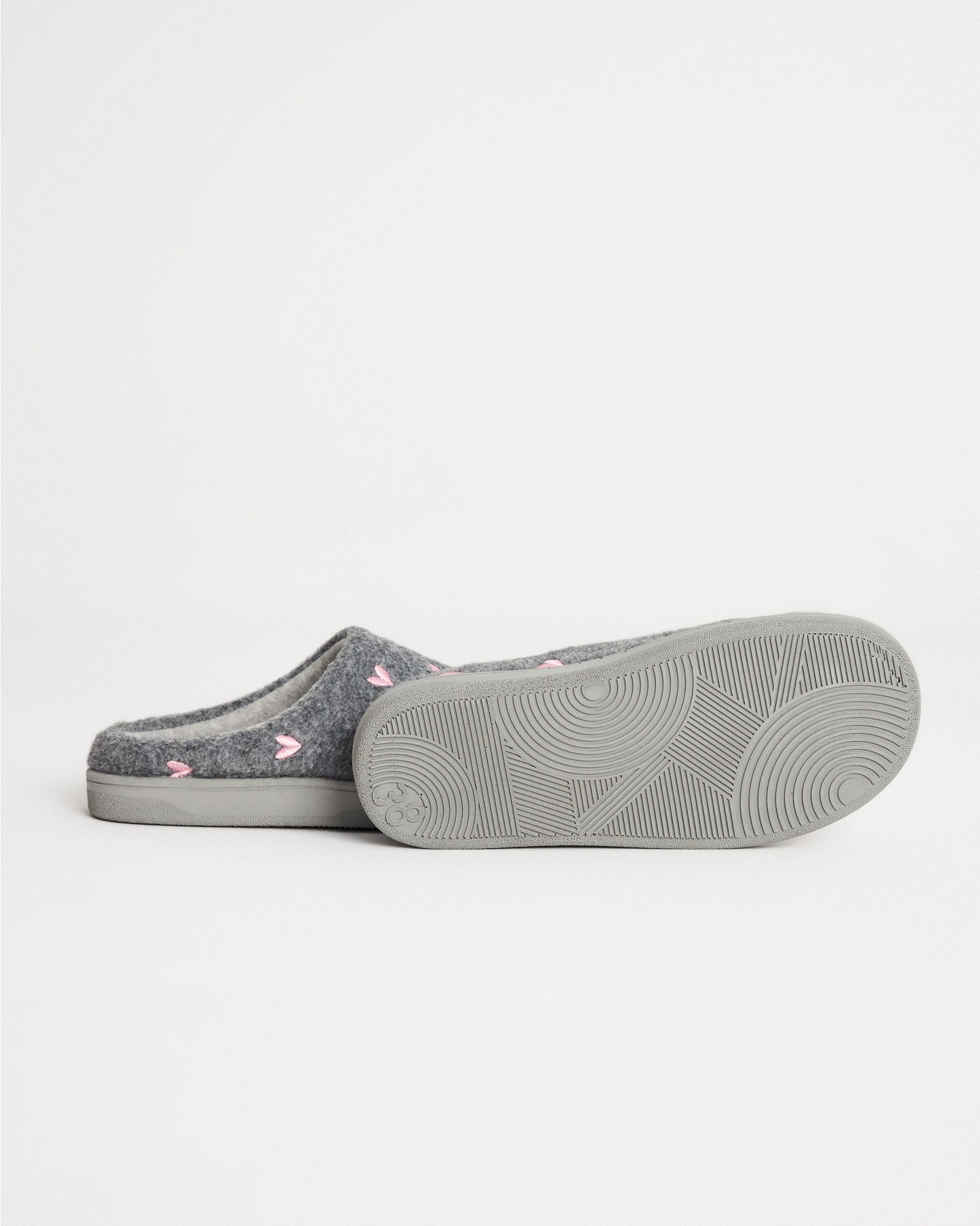 Gri Kalp Desenli Yumuşak Dokulu Kadın Ev İçi Ayakkabı