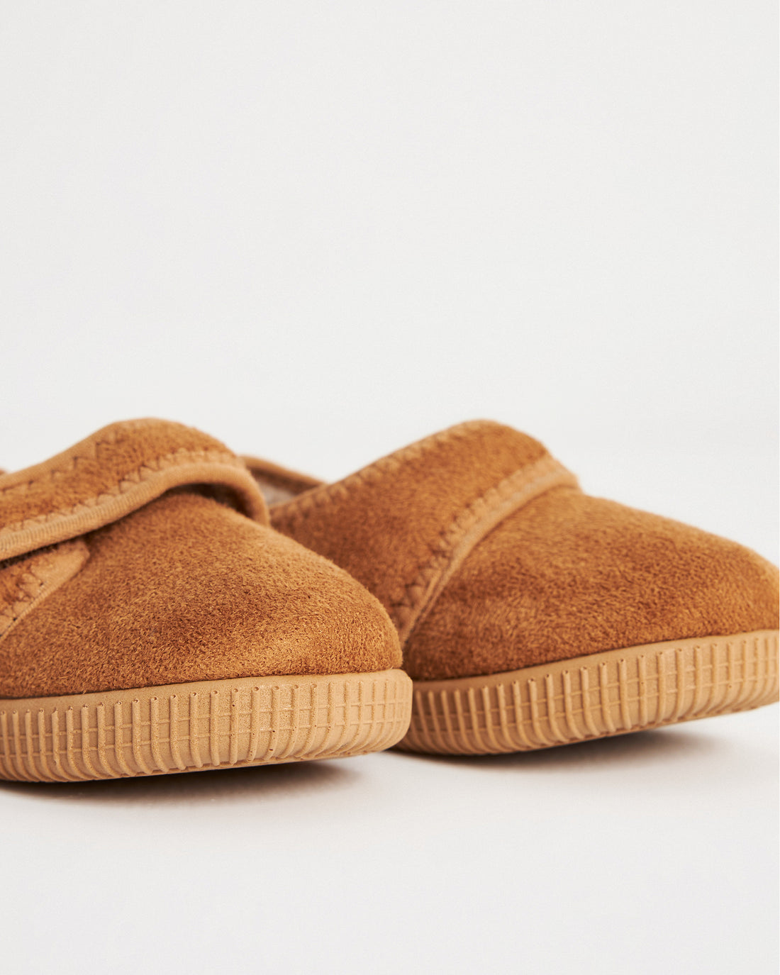 Çocuk ve Bebek Kışlık Tek Cırtlı Süet Rahat Taban Ev & Kreş Ayakkabısı