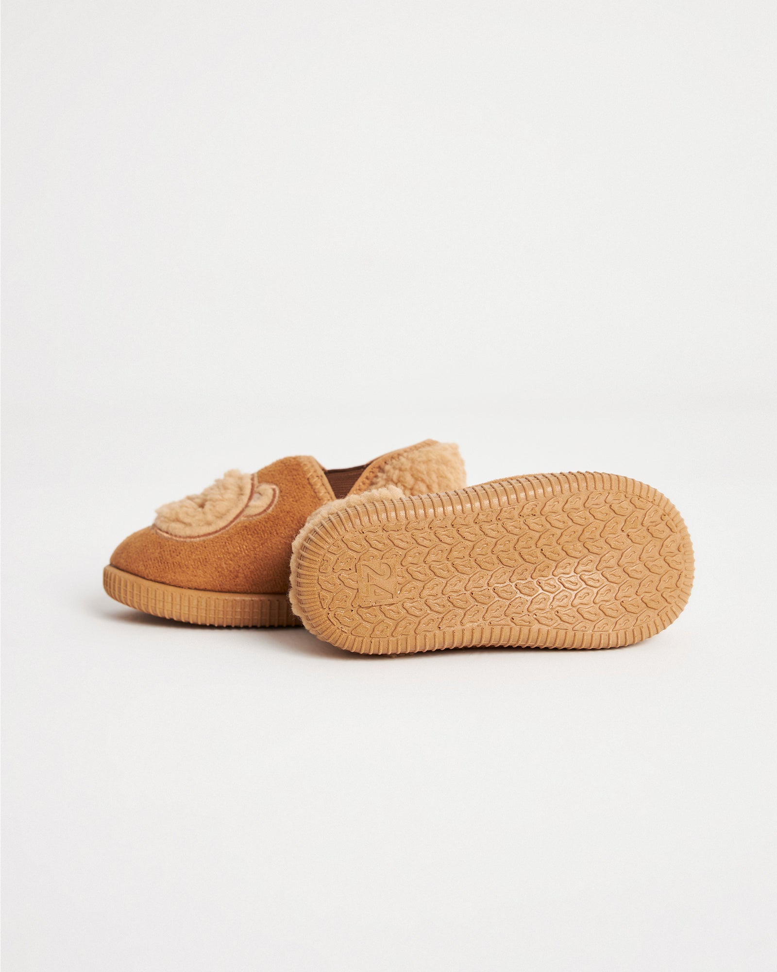 Çocuk ve Bebek Kışlık Peluş Detaylı Ayıcık Desenli Süet Ev & Kreş Ayakkabısı