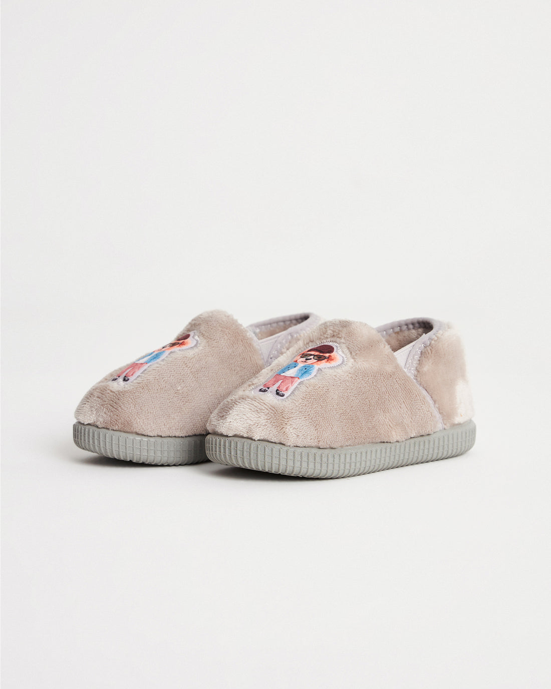 çocuk ev içi ayakkabı,çocuk ev ayakkabısı,kız çocuk ev ayakkabısı,erkek çocuk ev ayakkabısı,çocuk ev ayakkabısı modelleri,çocuk ev içi ayakkabı çeşitleri,rahat çocuk ev ayakkabısı,konforlu çocuk ev içi ayakkabı,evde giyilen çocuk ayakkabısı