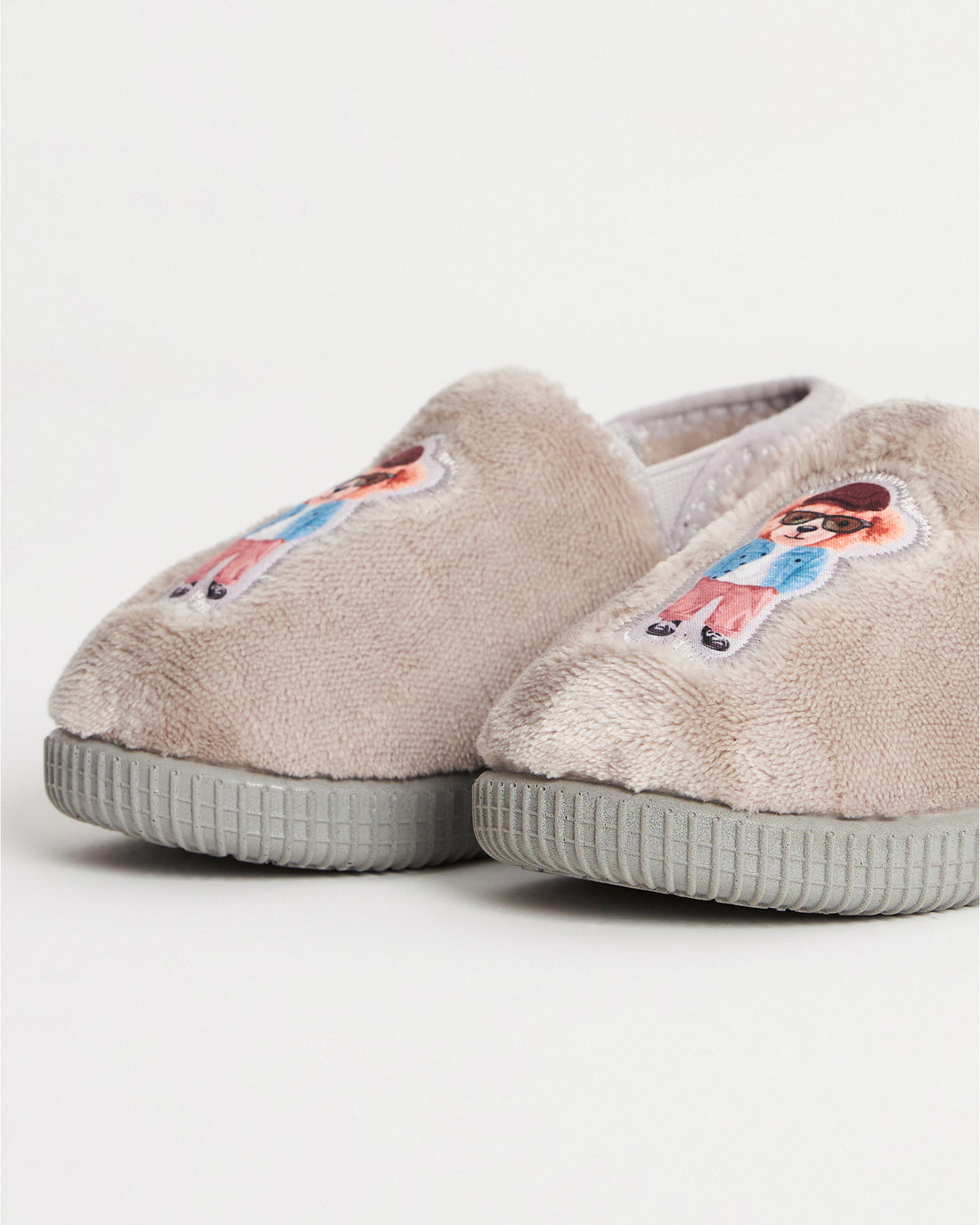 çocuk ev içi ayakkabı,çocuk ev ayakkabısı,kız çocuk ev ayakkabısı,erkek çocuk ev ayakkabısı,çocuk ev ayakkabısı modelleri,çocuk ev içi ayakkabı çeşitleri,rahat çocuk ev ayakkabısı,konforlu çocuk ev içi ayakkabı,evde giyilen çocuk ayakkabısı