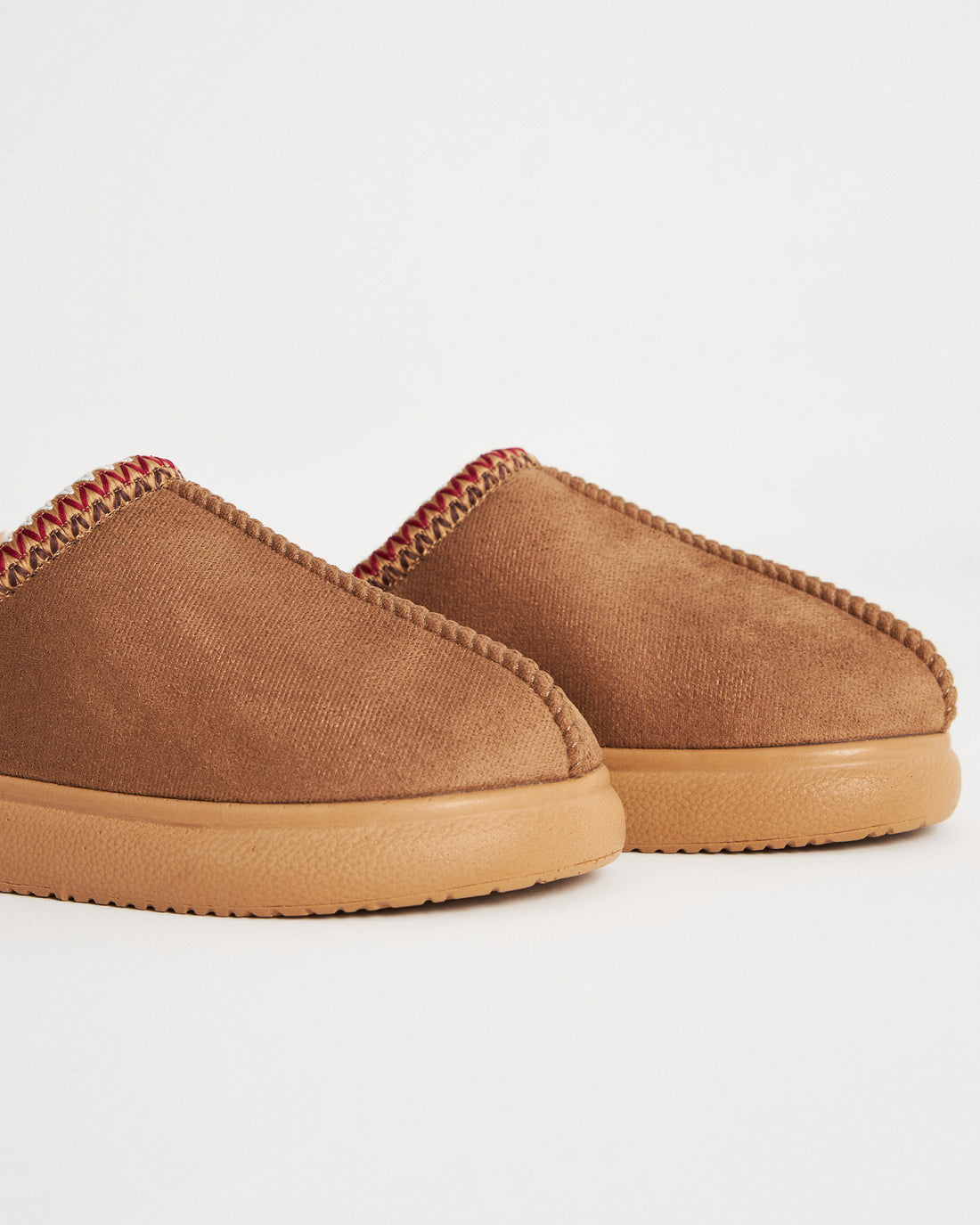 kadın ev içi ayakkabı,bayan ev içi ayakkabı,kadın ev ayakkabısı,kadın iç mekan ayakkabısı,kadın ev ayakkabı modelleri,rahat kadın ev içi ayakkabı,ortopedik ev içi ayakkabı kadın,yumuşak tabanlı kadın ev ayakkabısı,kapalı kadın ev içi ayakkabı,kadın ev ayakkabısı kışlık