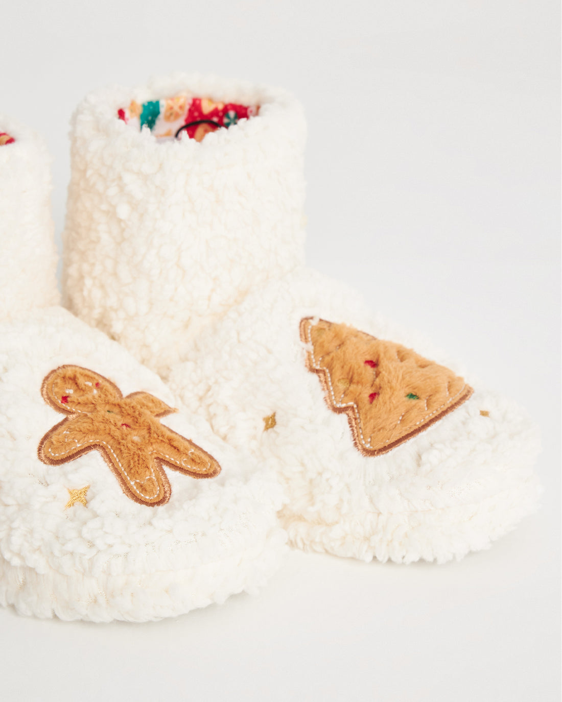 kadın panduf,kadın ev içi panduf,bayan panduf,kadın kışlık panduf,ev için kadın panduf,kadın panduf modelleri,yumuşak kadın panduf,sıcak tutan kadın panduf,kadın ev pandufu,peluş kadın panduf