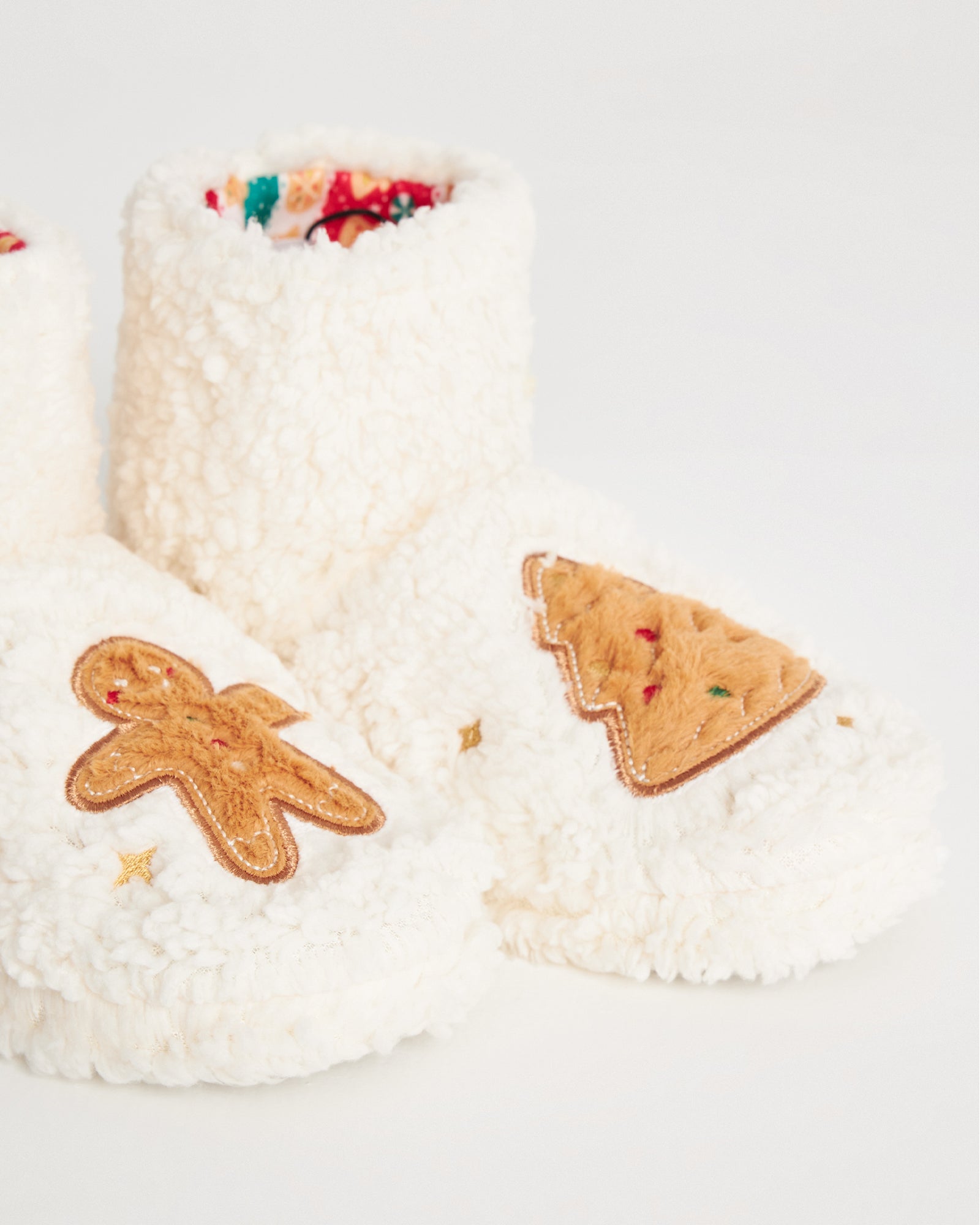 kadın panduf,kadın ev içi panduf,bayan panduf,kadın kışlık panduf,ev için kadın panduf,kadın panduf modelleri,yumuşak kadın panduf,sıcak tutan kadın panduf,kadın ev pandufu,peluş kadın panduf