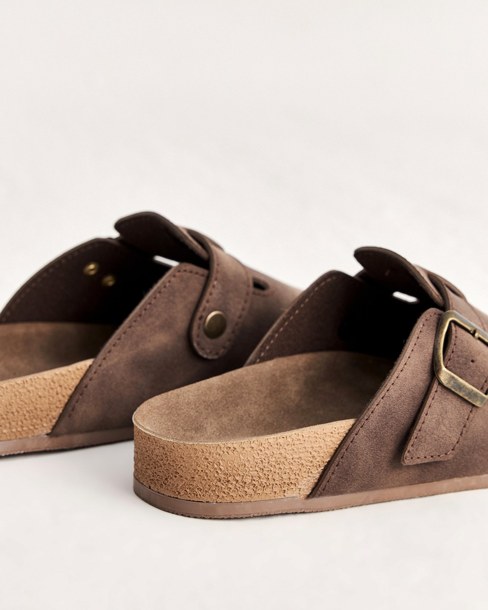 Kadın Önü Kapalı Tokalı Mevsimlik Terlik