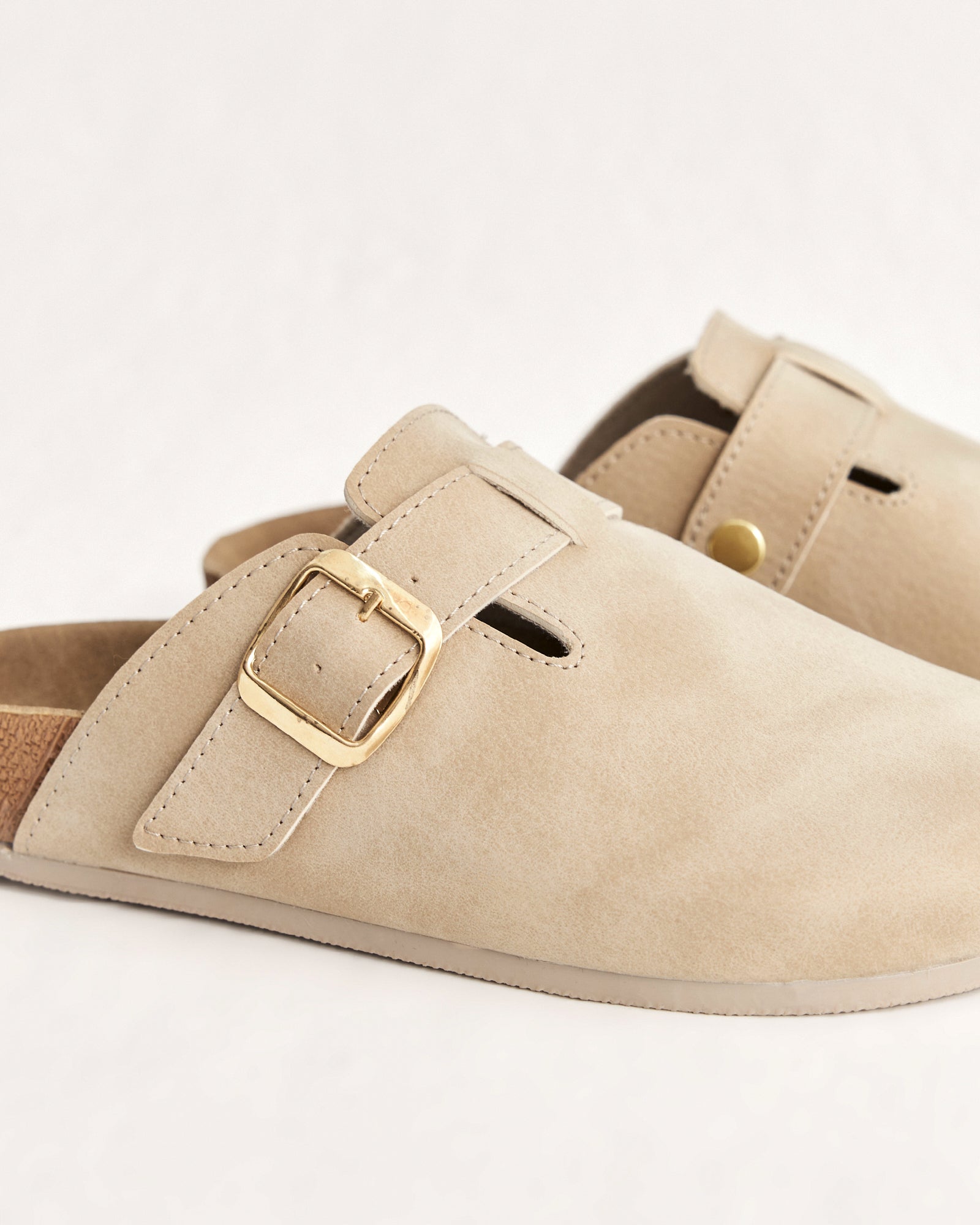 Kadın Önü Kapalı Tokalı Mevsimlik Terlik