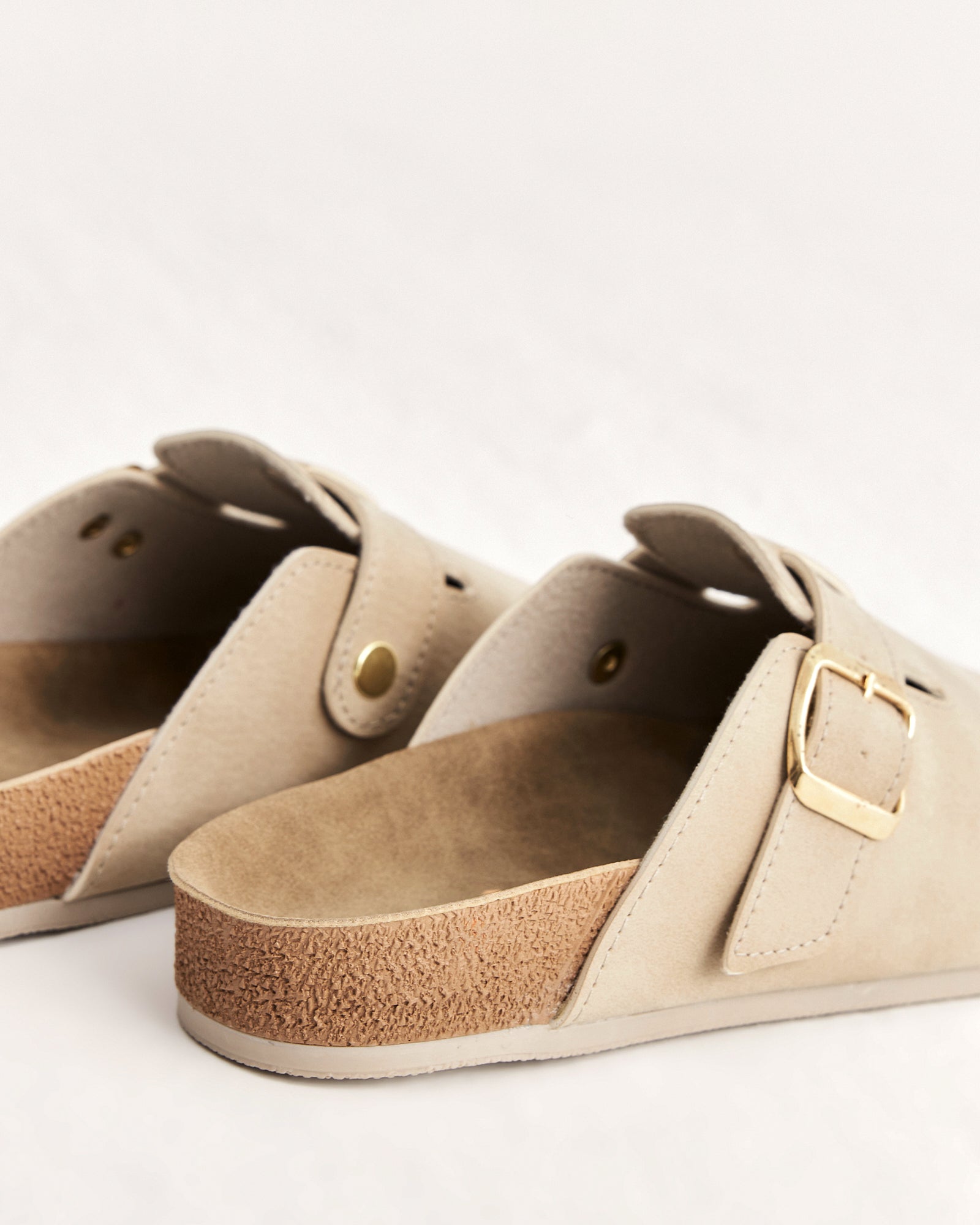 Kadın Önü Kapalı Tokalı Mevsimlik Terlik