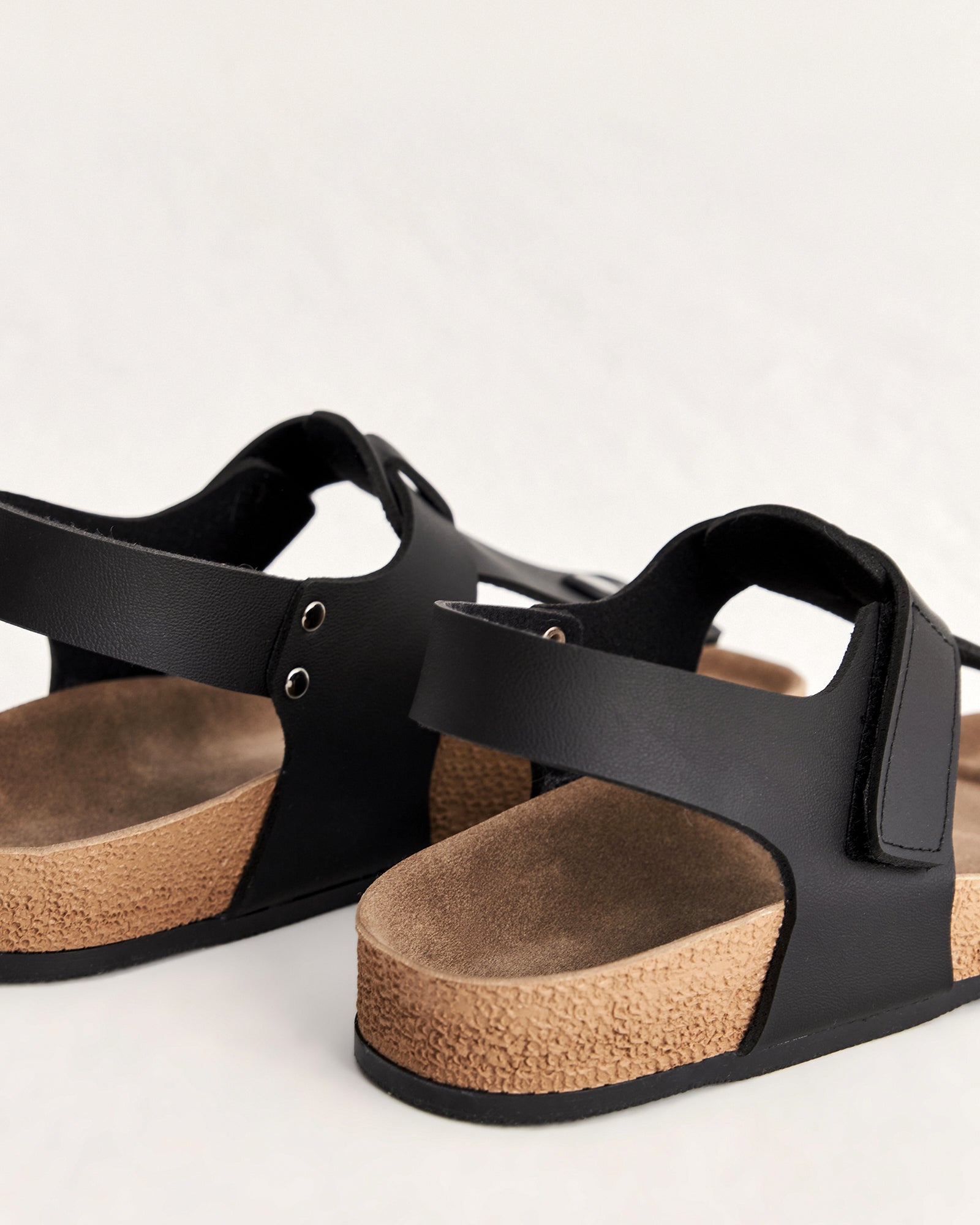 Yazlık Cırt Bantlı Sandalet - Kadın