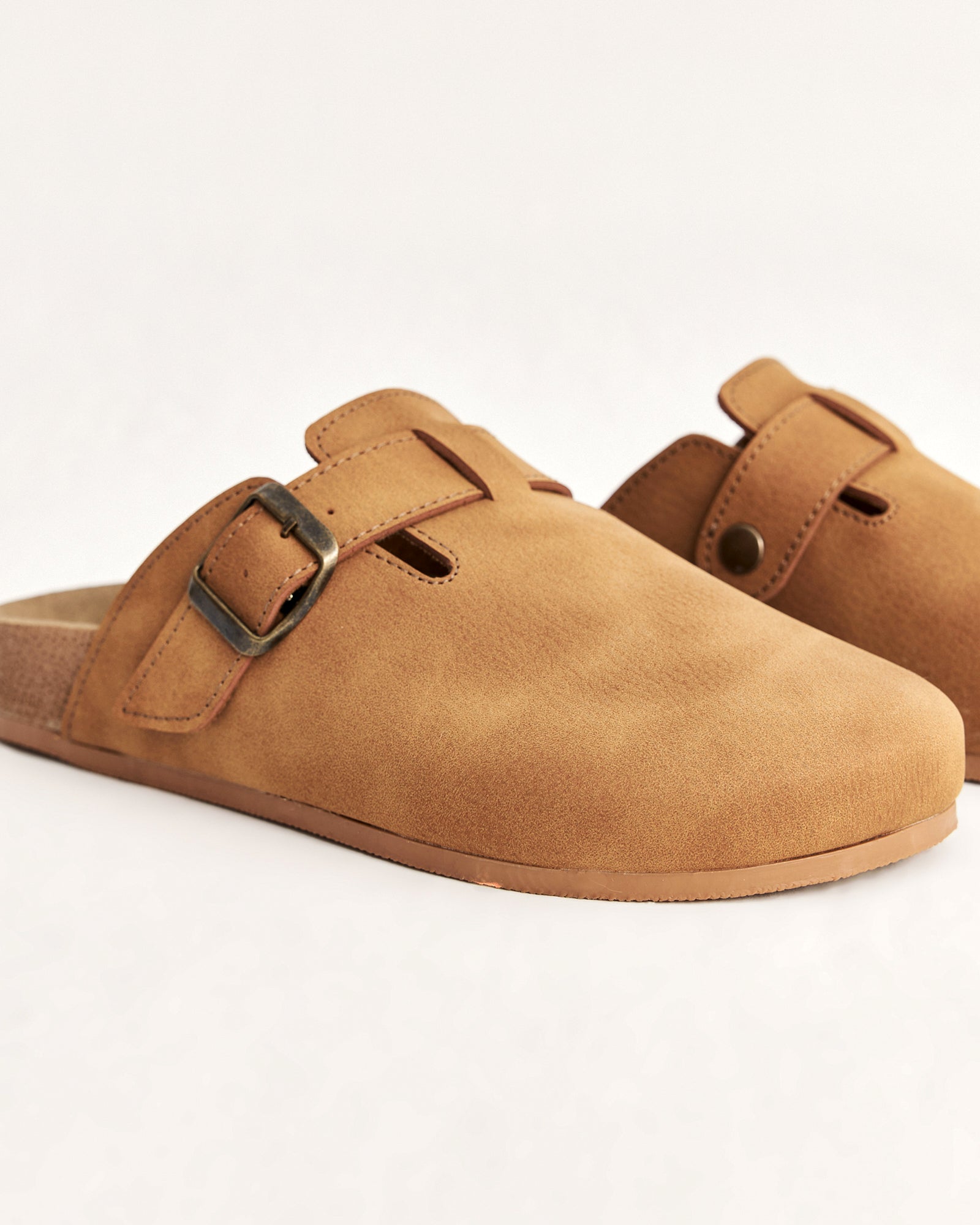 Kadın Önü Kapalı Tokalı Mevsimlik Terlik