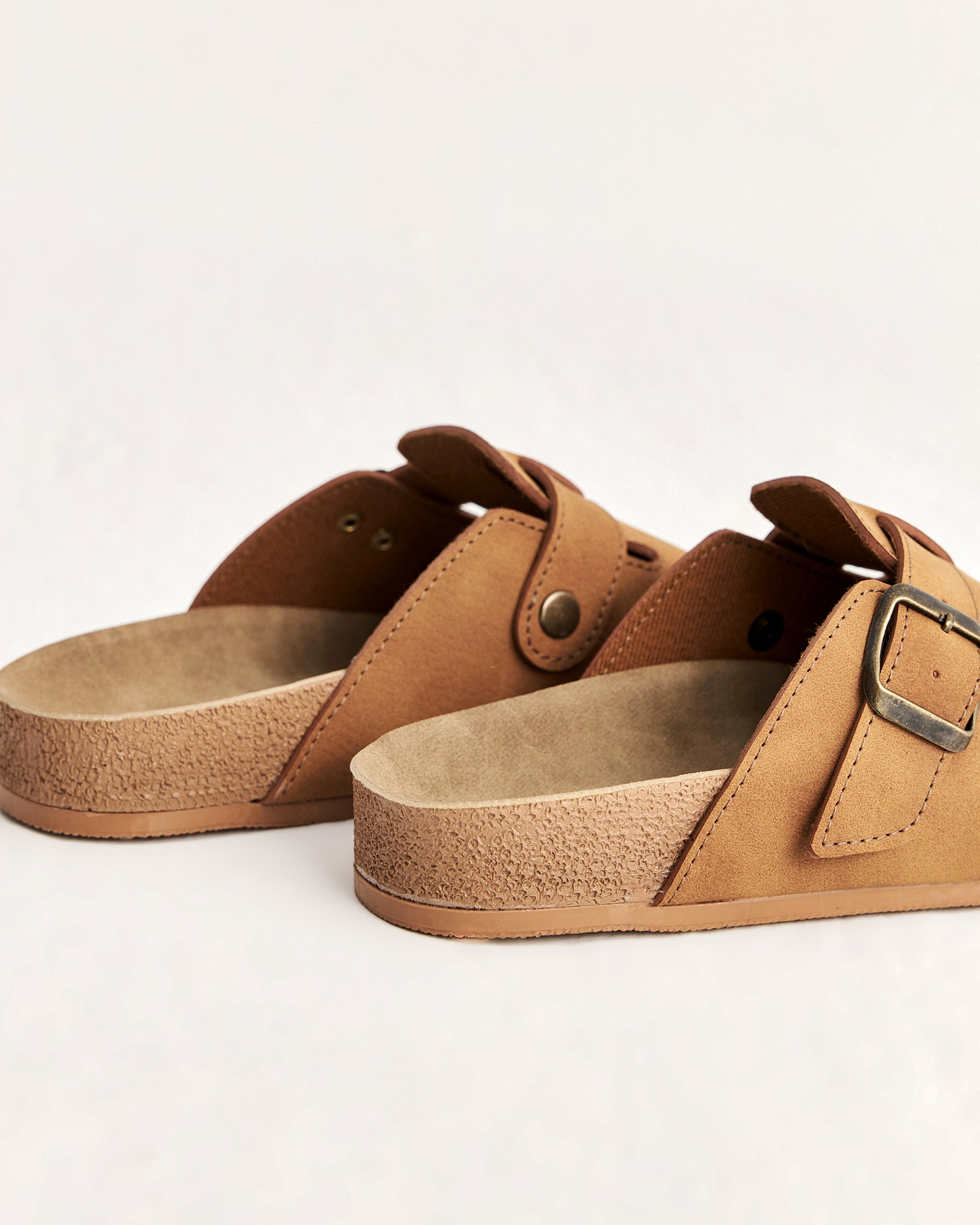 Kadın Önü Kapalı Tokalı Mevsimlik Terlik