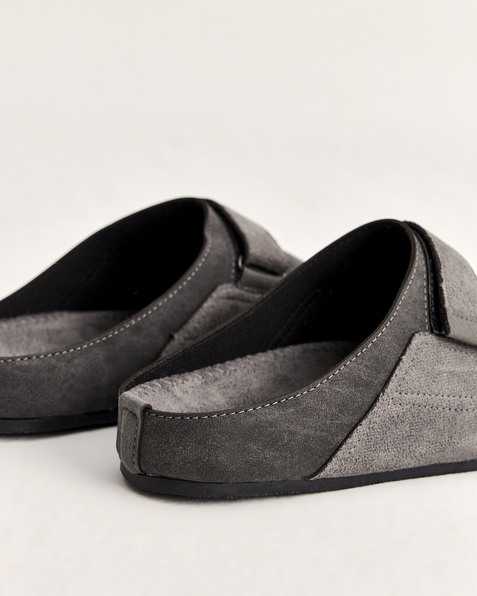 Erkek Bant Detaylı Önü Kapalı Yazlık Terlik