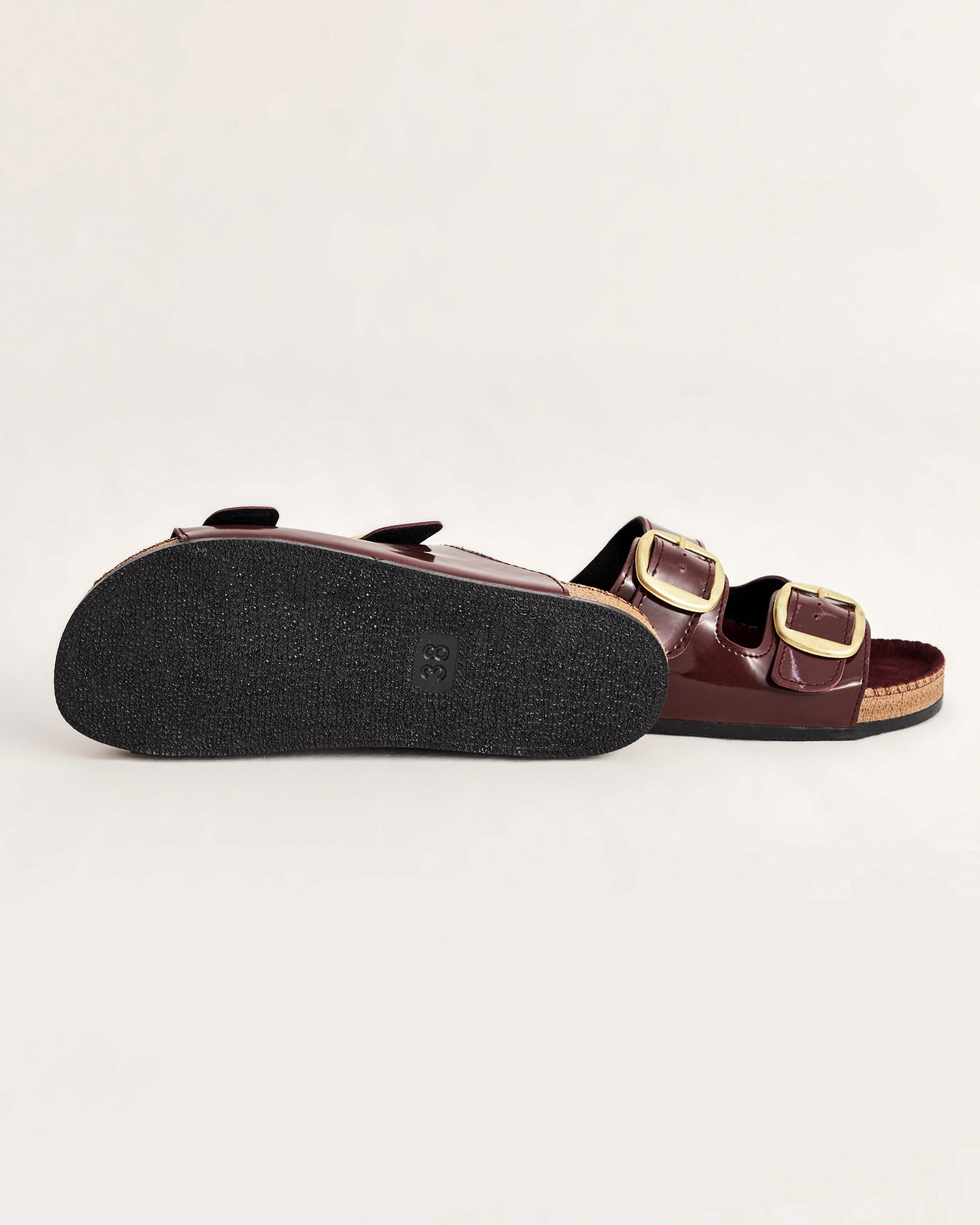 Kadın Parlak Rugan Tokalı Yazlık Terlik