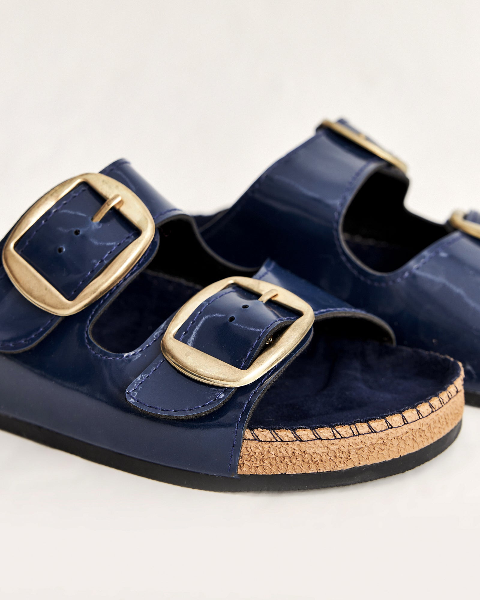 Kadın Parlak Rugan Tokalı Yazlık Terlik