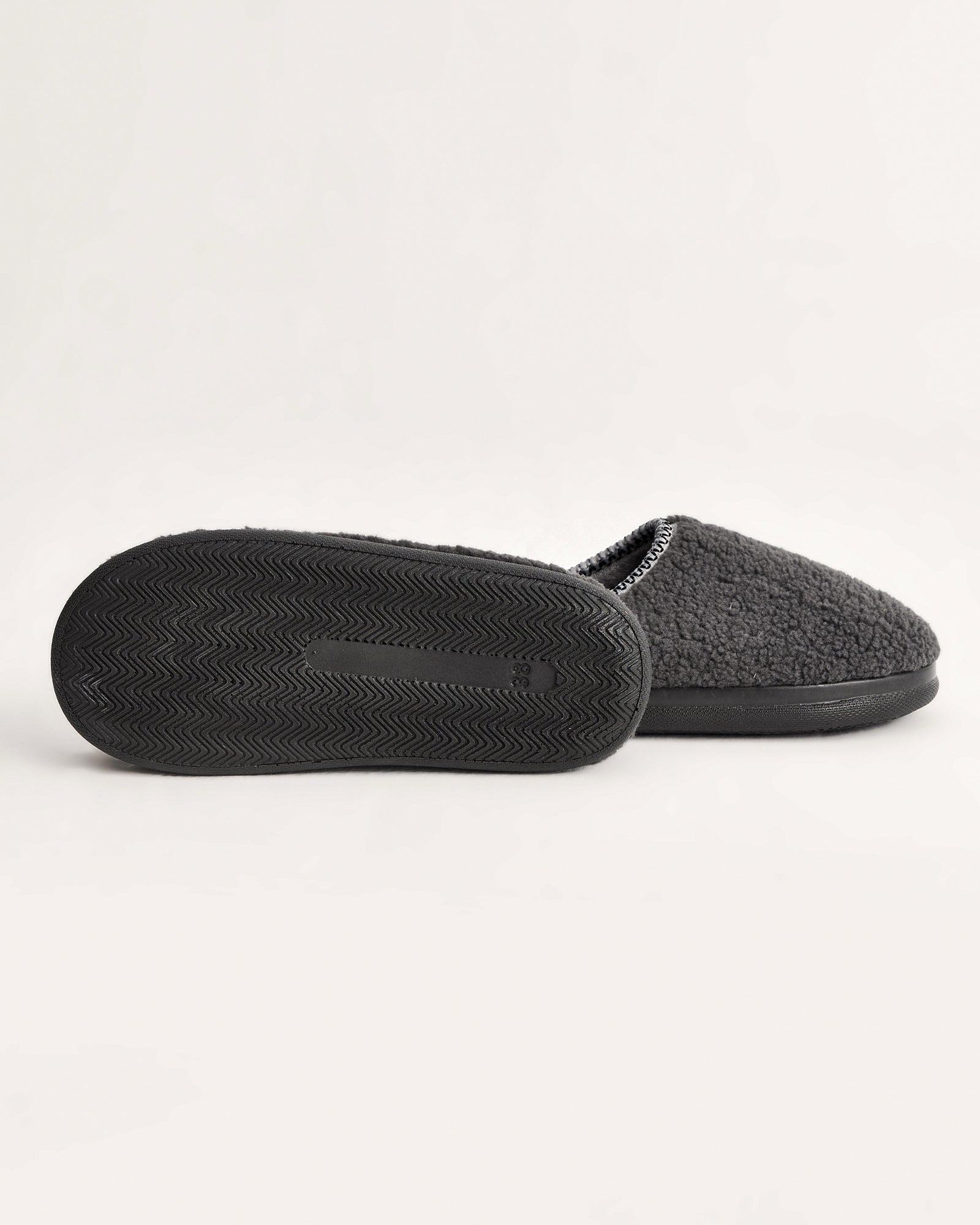 kadın ev içi ayakkabı,bayan ev içi ayakkabı,kadın ev ayakkabısı,kadın iç mekan ayakkabısı,kadın ev ayakkabı modelleri,rahat kadın ev içi ayakkabı,ortopedik ev içi ayakkabı kadın,yumuşak tabanlı kadın ev ayakkabısı,kapalı kadın ev içi ayakkabı,kadın ev ayakkabısı kışlık