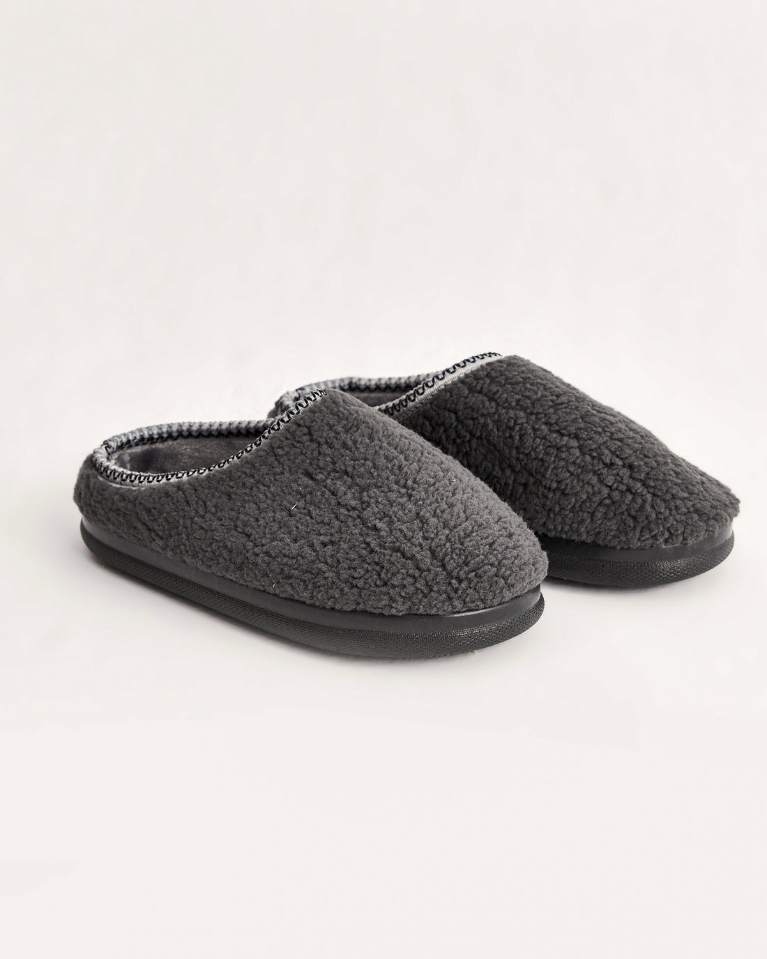 kadın ev içi ayakkabı,bayan ev içi ayakkabı,kadın ev ayakkabısı,kadın iç mekan ayakkabısı,kadın ev ayakkabı modelleri,rahat kadın ev içi ayakkabı,ortopedik ev içi ayakkabı kadın,yumuşak tabanlı kadın ev ayakkabısı,kapalı kadın ev içi ayakkabı,kadın ev ayakkabısı kışlık