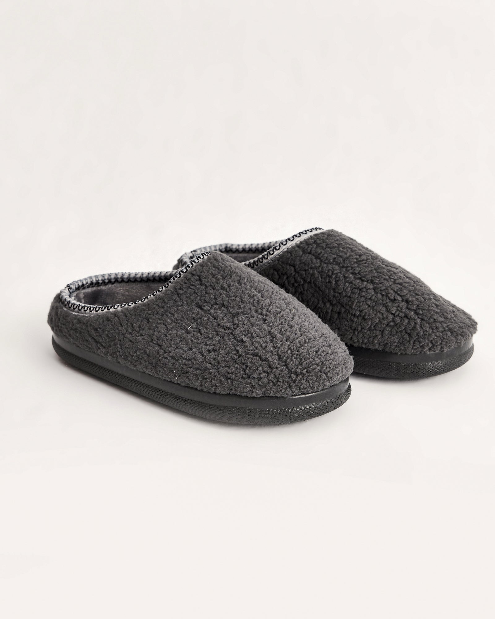 kadın ev içi ayakkabı,bayan ev içi ayakkabı,kadın ev ayakkabısı,kadın iç mekan ayakkabısı,kadın ev ayakkabı modelleri,rahat kadın ev içi ayakkabı,ortopedik ev içi ayakkabı kadın,yumuşak tabanlı kadın ev ayakkabısı,kapalı kadın ev içi ayakkabı,kadın ev ayakkabısı kışlık