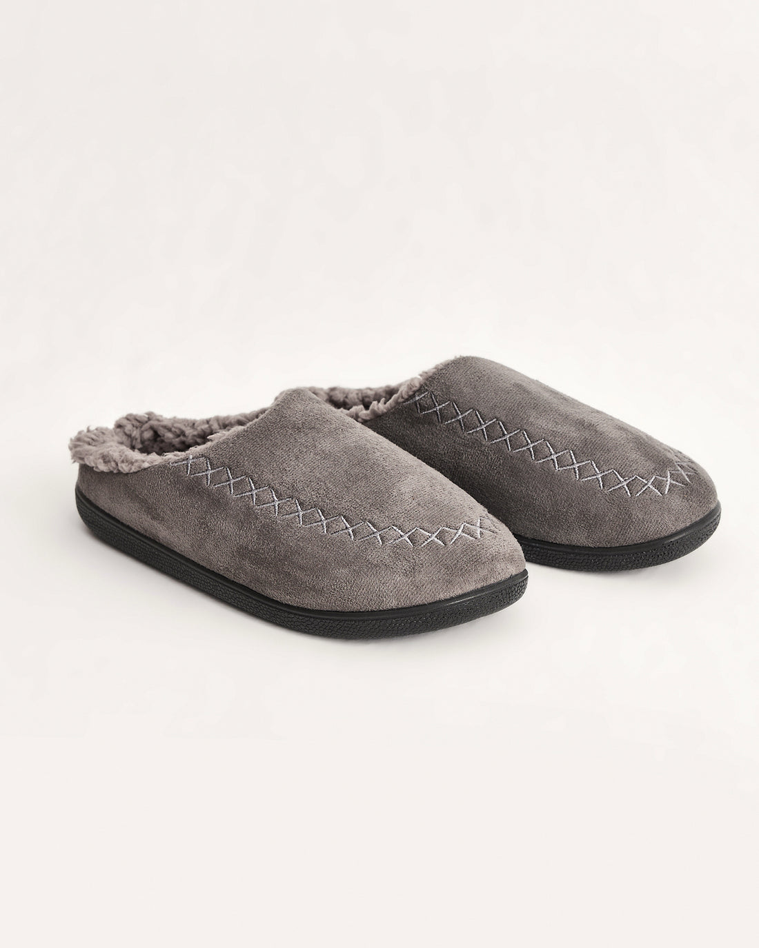 erkek ev terliği,erkek ev içi terlik,erkek ev terliği modelleri,erkek kışlık terlik,erkek yazlık ev terliği,erkek ev terliği fiyatları,evde giyilen erkek terlikleri,rahat erkek ev terliği,konforlu erkek ev terliği