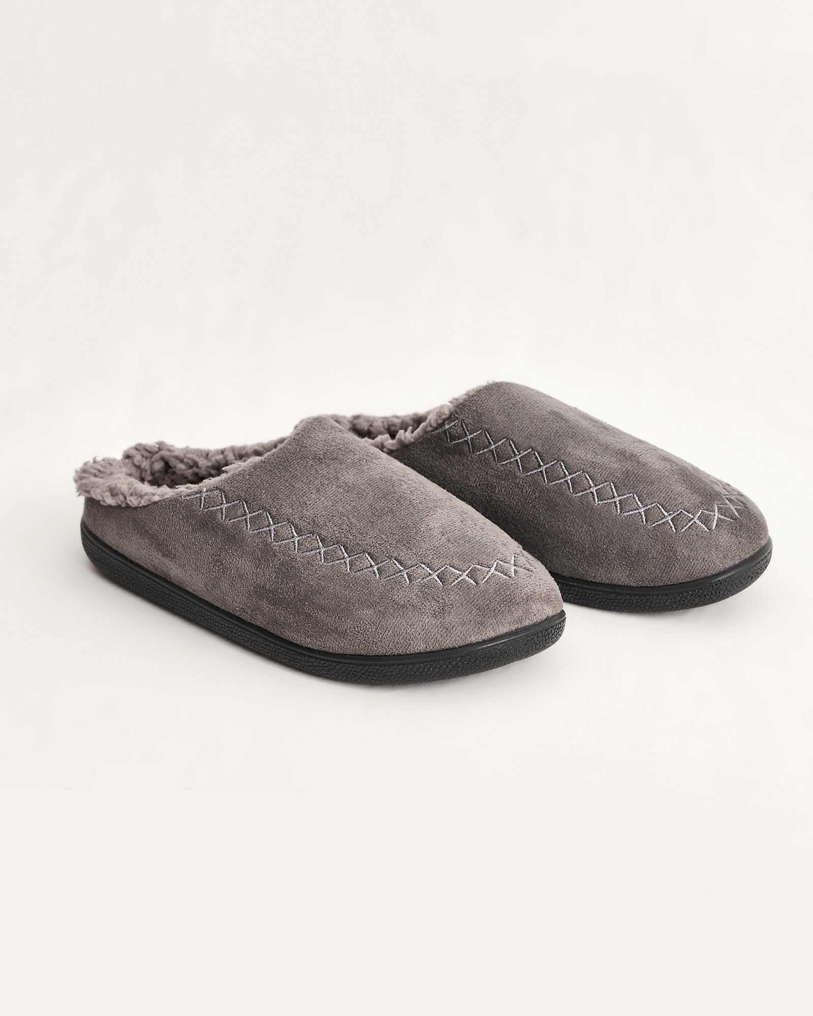 erkek ev terliği,erkek ev içi terlik,erkek ev terliği modelleri,erkek kışlık terlik,erkek yazlık ev terliği,erkek ev terliği fiyatları,evde giyilen erkek terlikleri,rahat erkek ev terliği,konforlu erkek ev terliği