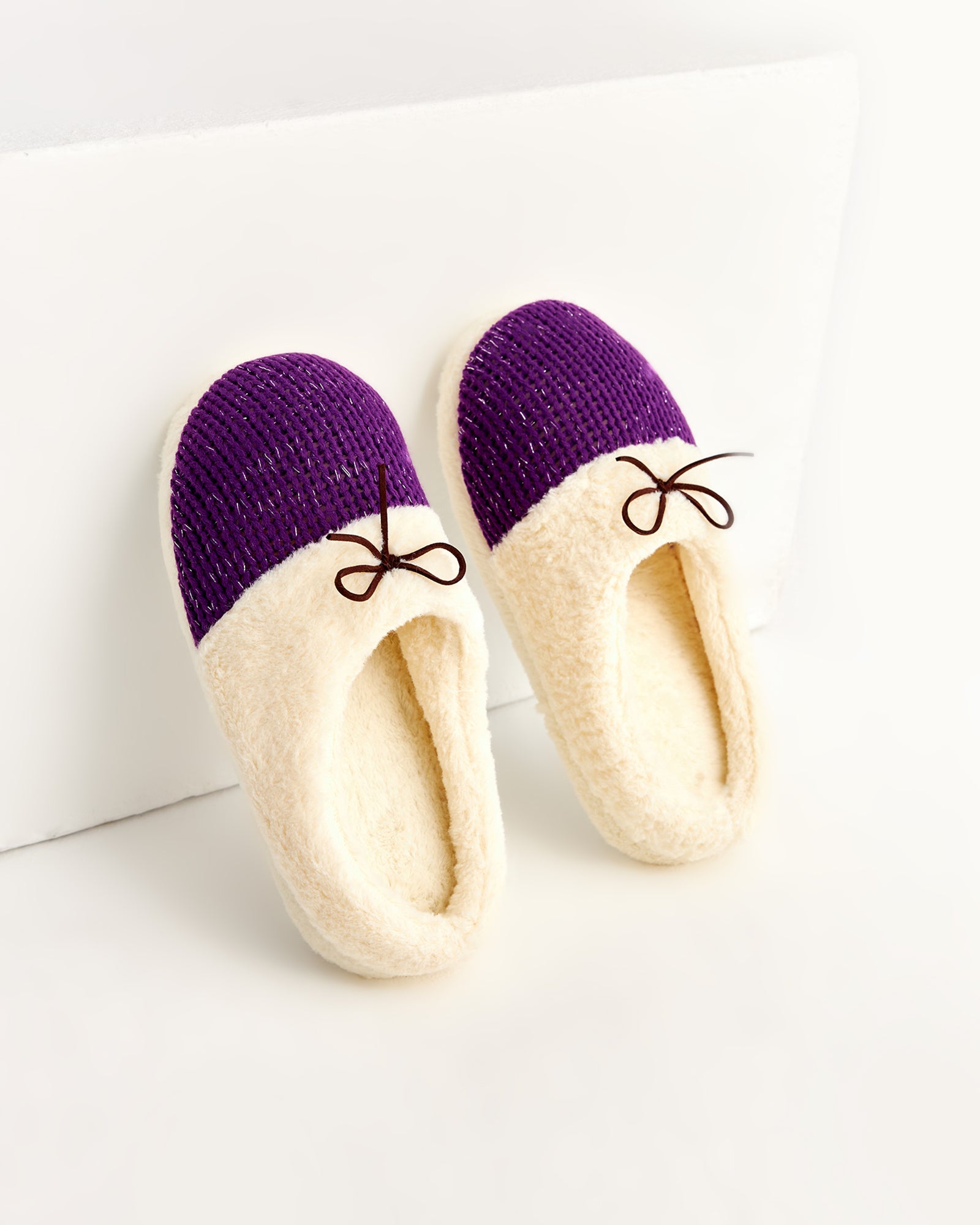 kadın ev terliği,kadın ev içi terlik,bayan ev terliği,kadın kışlık terlik,kadın yazlık terlik,evde giyilen kadın terlikleri,kadın konforlu terlik,rahat kadın ev terliği,kaymaz taban kadın terlik,kapalı kadın ev terliği