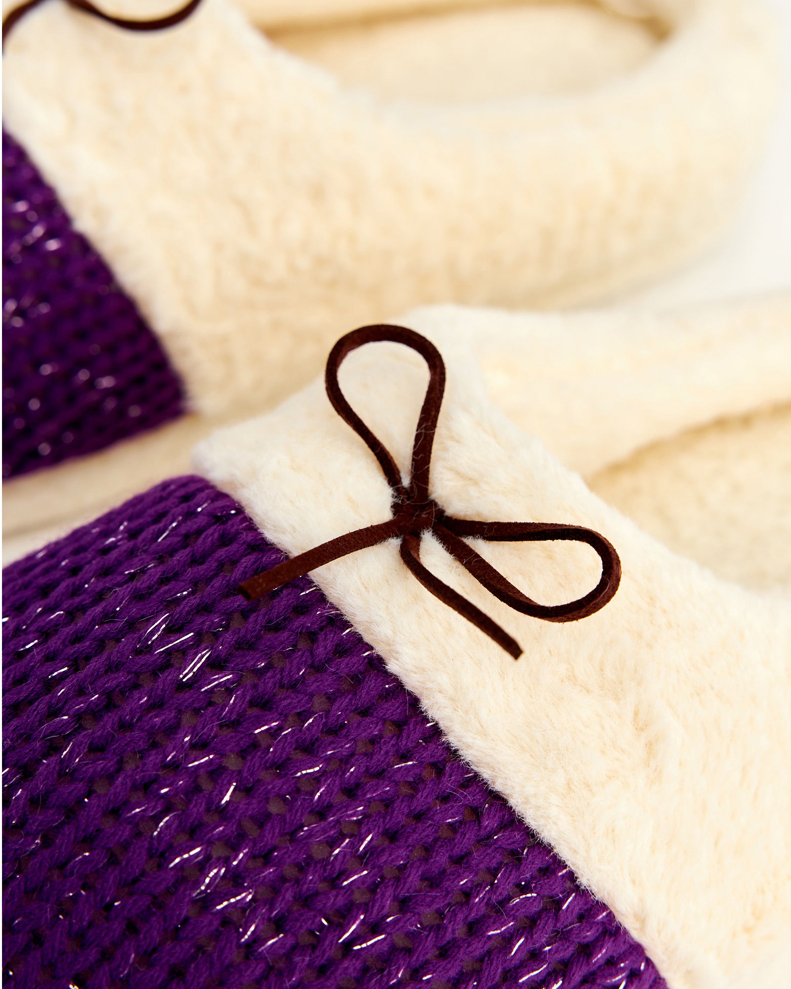 kadın ev terliği,kadın ev içi terlik,bayan ev terliği,kadın kışlık terlik,kadın yazlık terlik,evde giyilen kadın terlikleri,kadın konforlu terlik,rahat kadın ev terliği,kaymaz taban kadın terlik,kapalı kadın ev terliği