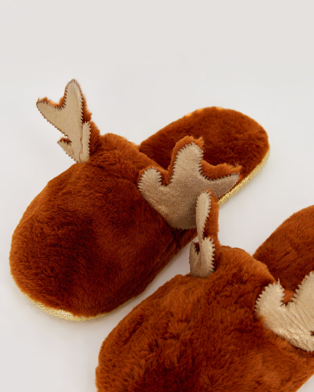 kadın ev terliği,kadın ev içi terlik,bayan ev terliği,kadın kışlık terlik,kadın yazlık terlik,evde giyilen kadın terlikleri,kadın konforlu terlik,rahat kadın ev terliği,kaymaz taban kadın terlik,kapalı kadın ev terliği