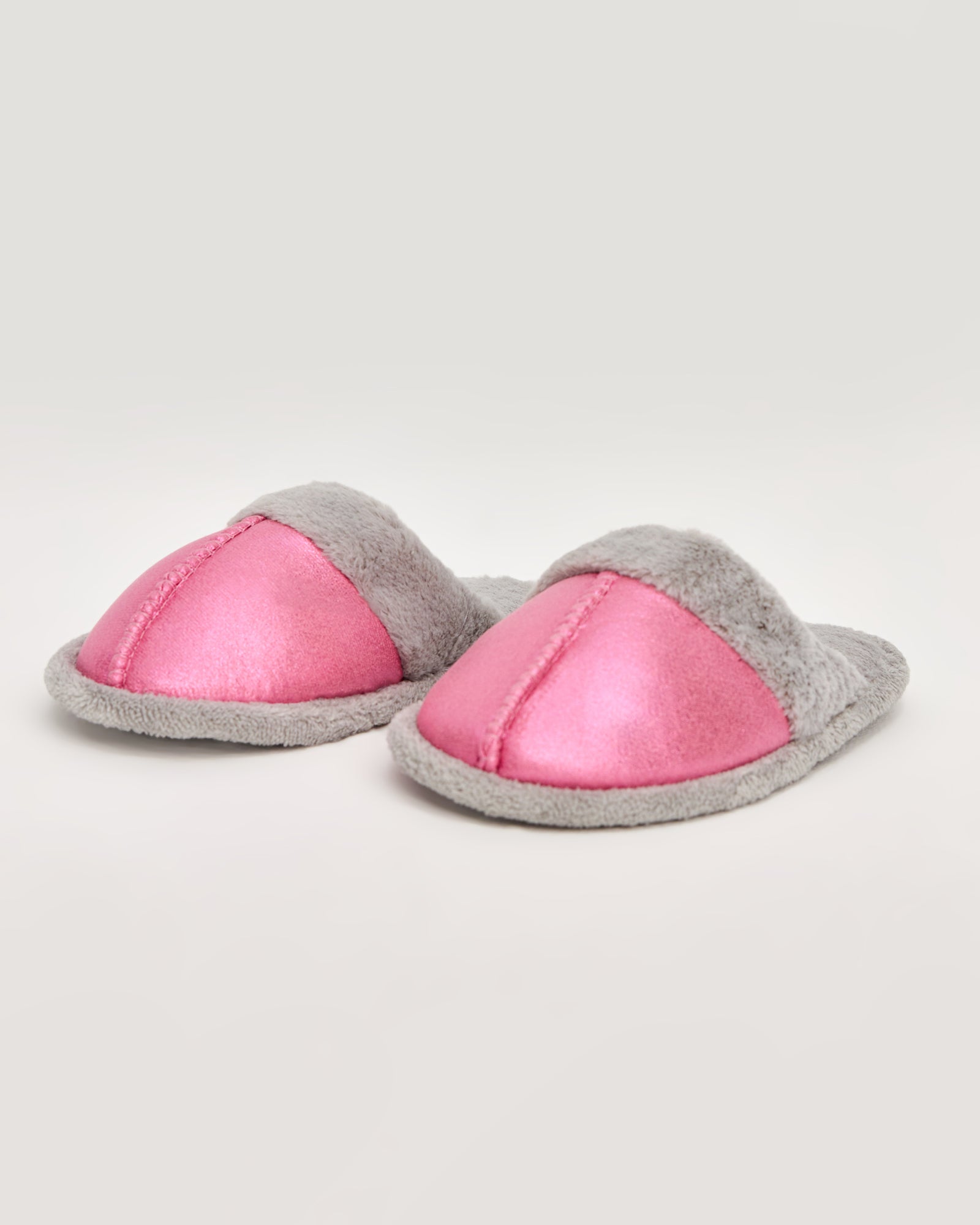 çocuk ev terliği,çocuk ev içi terlik,çocuk ev terliği modelleri,kız çocuk ev terliği,erkek çocuk ev terliği,çocuk ev terliği fiyatları,çocuk ev terliği çeşitleri,çocuklar için ev terliği,minik çocuk ev içi terliği