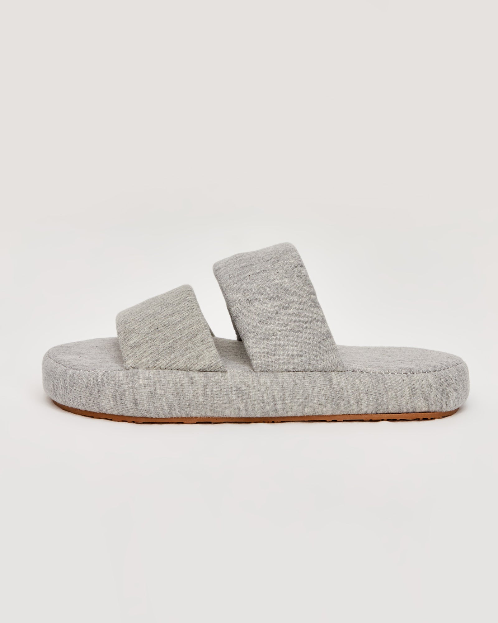 kadın ev terliği,kadın ev içi terlik,bayan ev terliği,kadın kışlık terlik,kadın yazlık terlik,evde giyilen kadın terlikleri,kadın konforlu terlik,rahat kadın ev terliği,kaymaz taban kadın terlik,kapalı kadın ev terliği