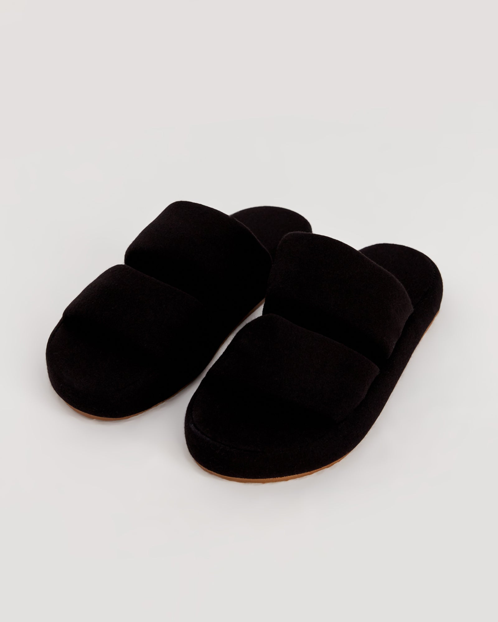 kadın ev terliği,kadın ev içi terlik,bayan ev terliği,kadın kışlık terlik,kadın yazlık terlik,evde giyilen kadın terlikleri,kadın konforlu terlik,rahat kadın ev terliği,kaymaz taban kadın terlik,kapalı kadın ev terliği