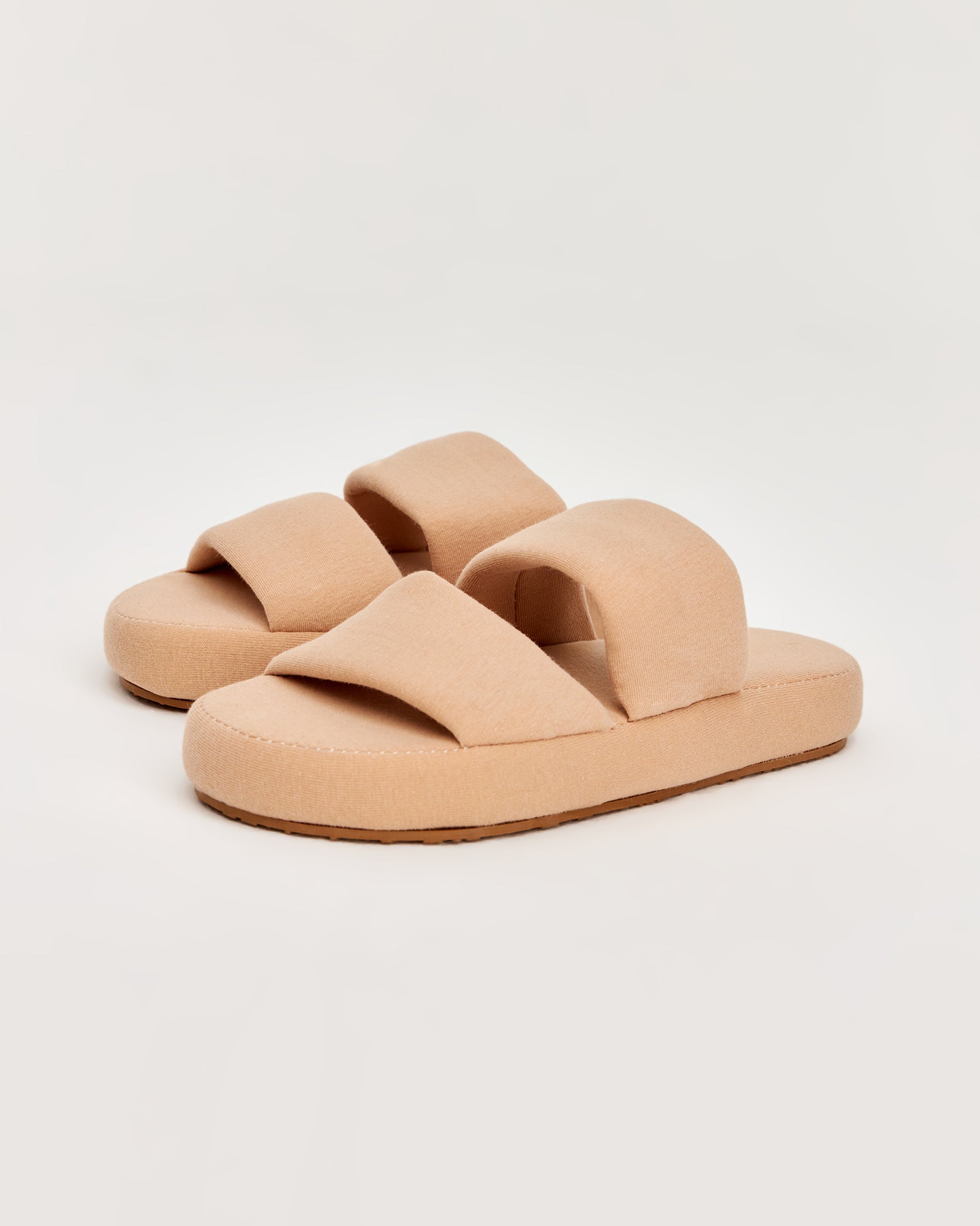 kadın ev terliği,kadın ev içi terlik,bayan ev terliği,kadın kışlık terlik,kadın yazlık terlik,evde giyilen kadın terlikleri,kadın konforlu terlik,rahat kadın ev terliği,kaymaz taban kadın terlik,kapalı kadın ev terliği