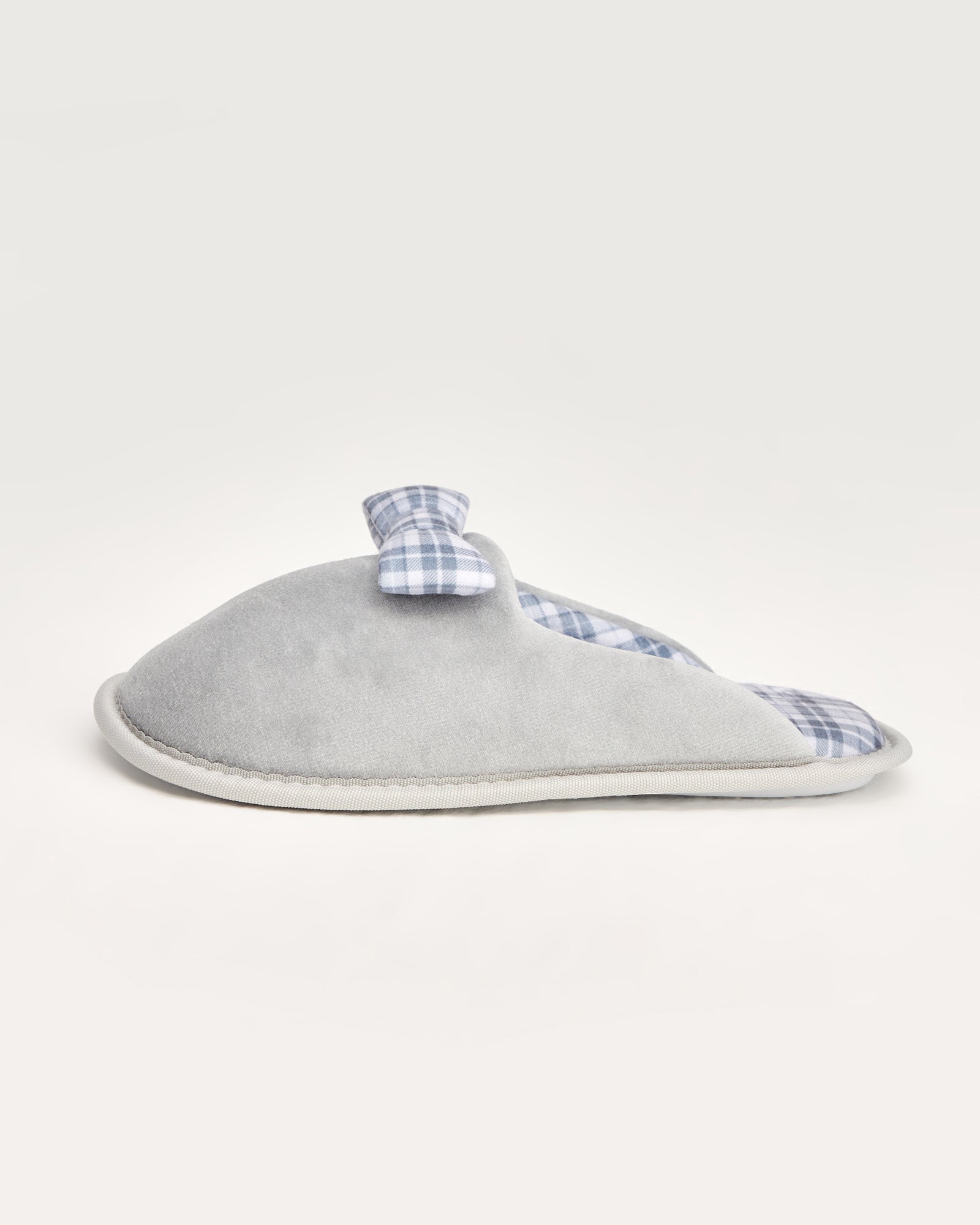 kadın ev terliği,kadın ev içi terlik,bayan ev terliği,kadın kışlık terlik,kadın yazlık terlik,evde giyilen kadın terlikleri,kadın konforlu terlik,rahat kadın ev terliği,kaymaz taban kadın terlik,kapalı kadın ev terliği