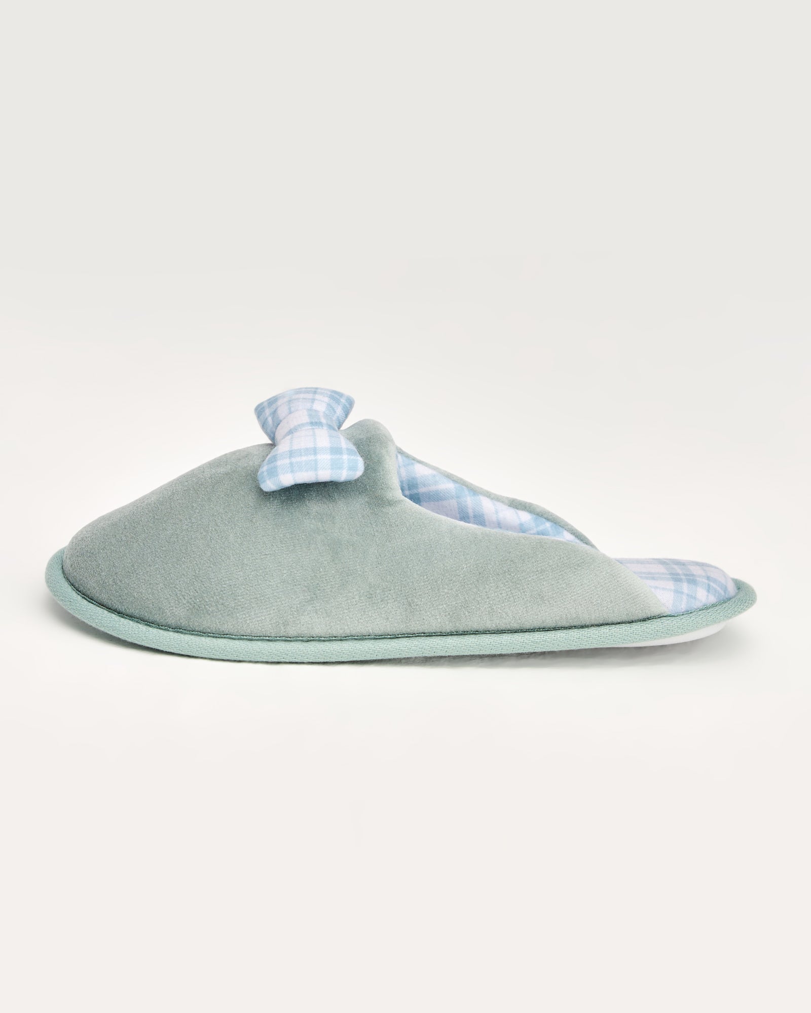 kadın ev terliği,kadın ev içi terlik,bayan ev terliği,kadın kışlık terlik,kadın yazlık terlik,evde giyilen kadın terlikleri,kadın konforlu terlik,rahat kadın ev terliği,kaymaz taban kadın terlik,kapalı kadın ev terliği