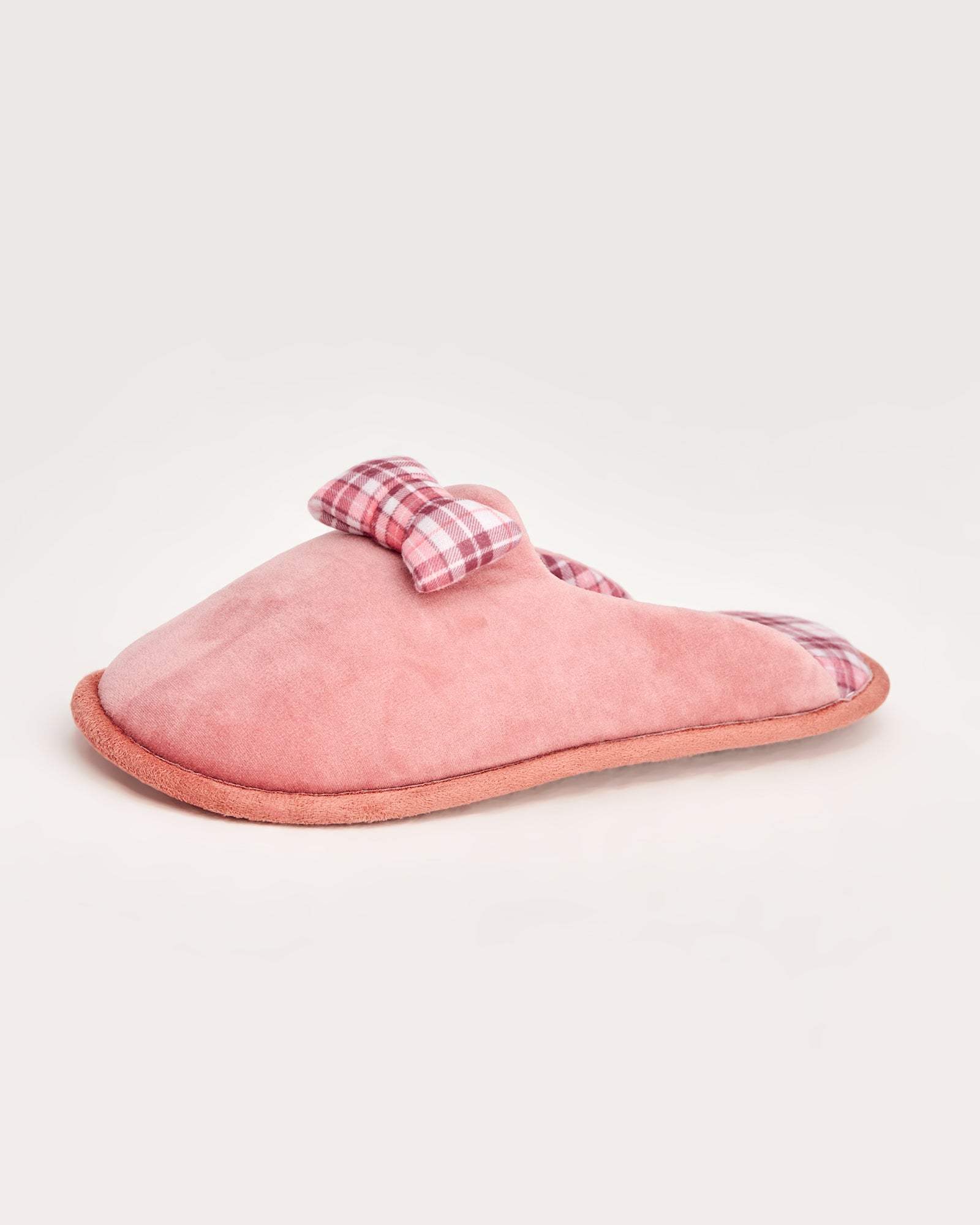 kadın ev terliği,kadın ev içi terlik,bayan ev terliği,kadın kışlık terlik,kadın yazlık terlik,evde giyilen kadın terlikleri,kadın konforlu terlik,rahat kadın ev terliği,kaymaz taban kadın terlik,kapalı kadın ev terliği