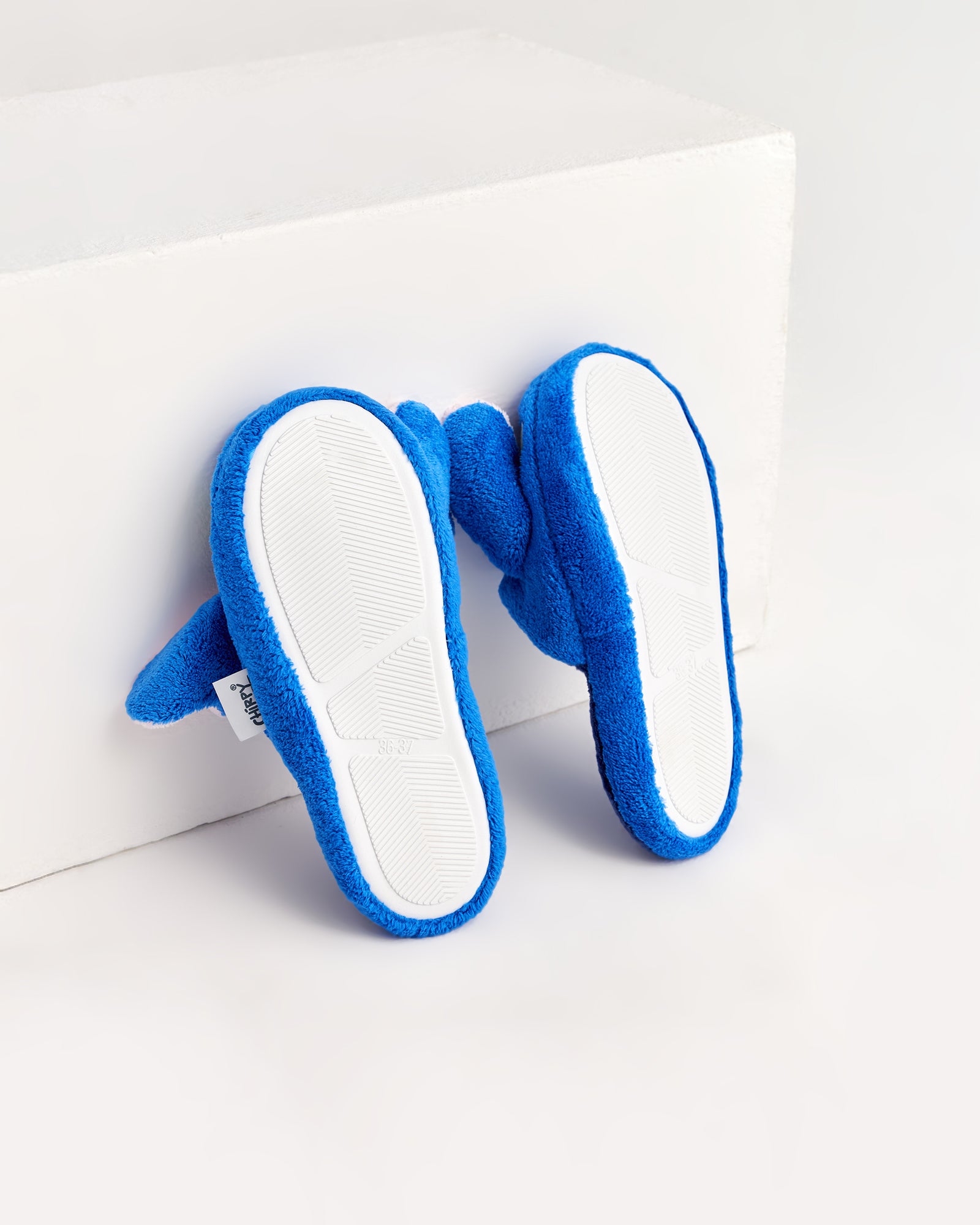 kadın ev terliği,kadın ev içi terlik,bayan ev terliği,kadın kışlık terlik,kadın yazlık terlik,evde giyilen kadın terlikleri,kadın konforlu terlik,rahat kadın ev terliği,kaymaz taban kadın terlik,kapalı kadın ev terliği,hayvan desenli terlik,ayıcık desenli terlik