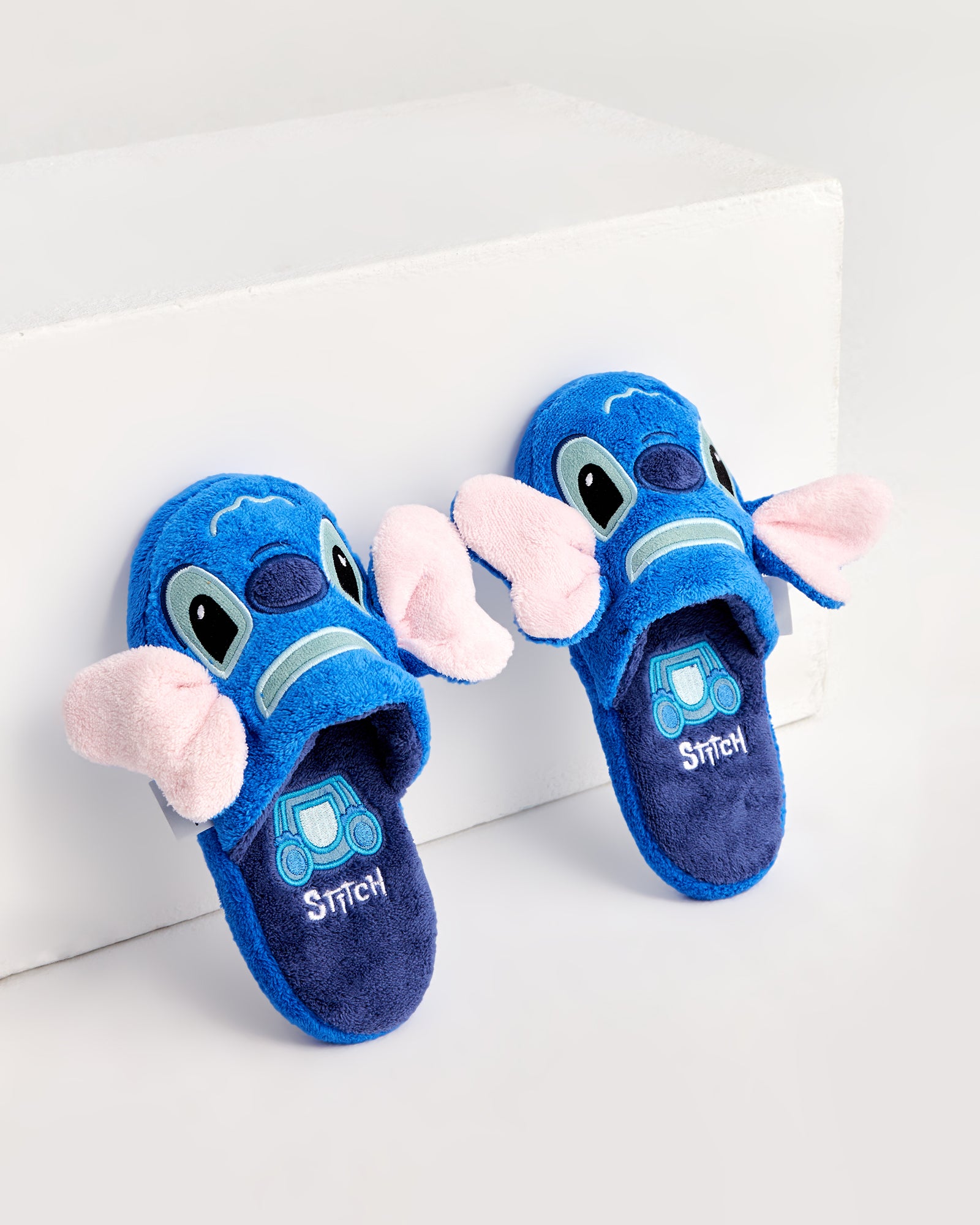 kadın ev terliği,kadın ev içi terlik,bayan ev terliği,kadın kışlık terlik,kadın yazlık terlik,evde giyilen kadın terlikleri,kadın konforlu terlik,rahat kadın ev terliği,kaymaz taban kadın terlik,kapalı kadın ev terliği,hayvan desenli terlik,ayıcık desenli terlik