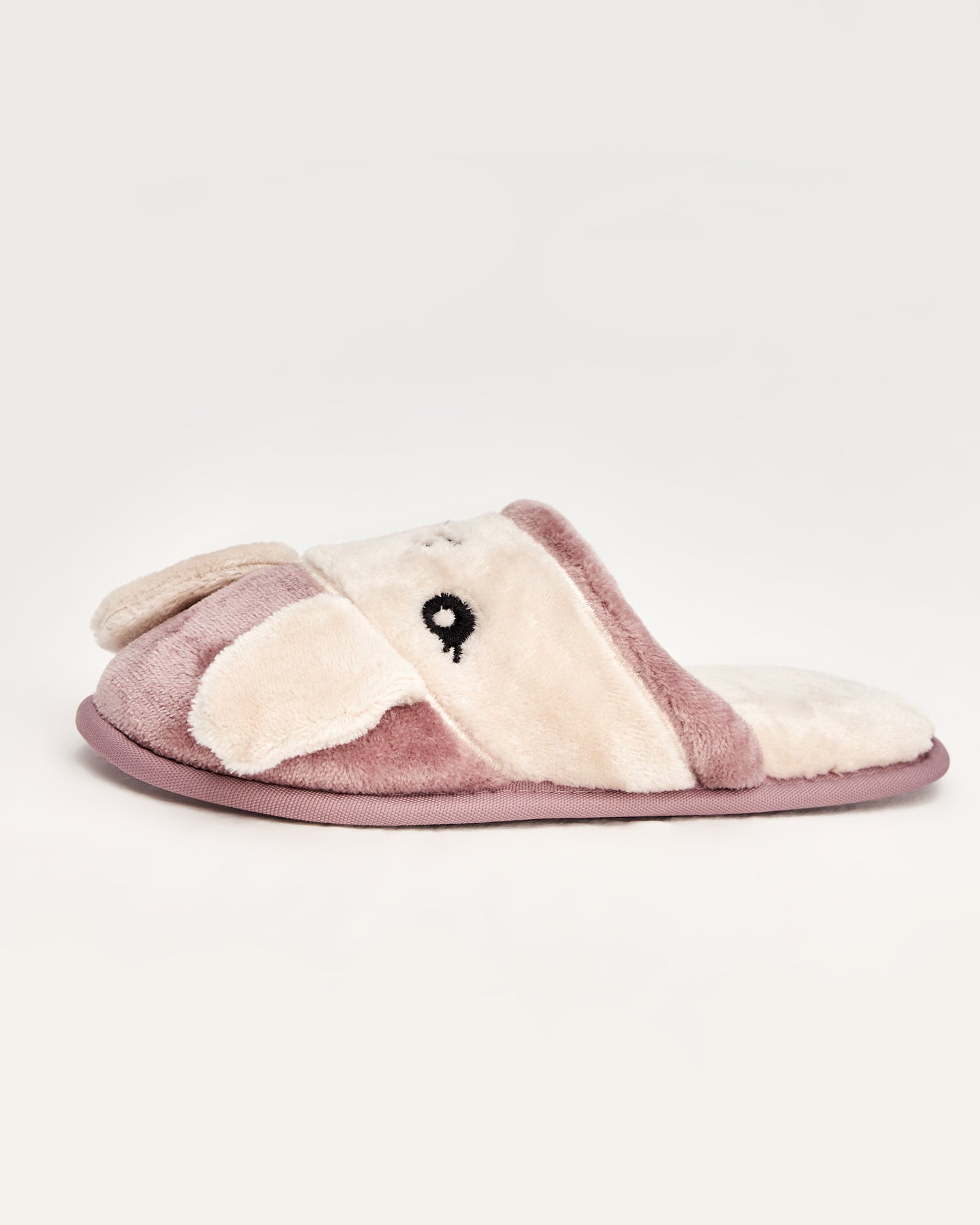 kadın ev terliği,kadın ev içi terlik,bayan ev terliği,kadın kışlık terlik,kadın yazlık terlik,evde giyilen kadın terlikleri,kadın konforlu terlik,rahat kadın ev terliği,kaymaz taban kadın terlik,kapalı kadın ev terliği