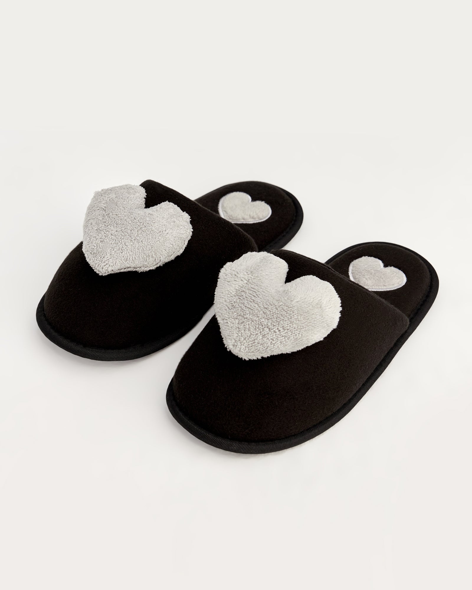 kadın ev terliği,kadın ev içi terlik,bayan ev terliği,kadın kışlık terlik,kadın yazlık terlik,evde giyilen kadın terlikleri,kadın konforlu terlik,rahat kadın ev terliği,kaymaz taban kadın terlik,kapalı kadın ev terliği