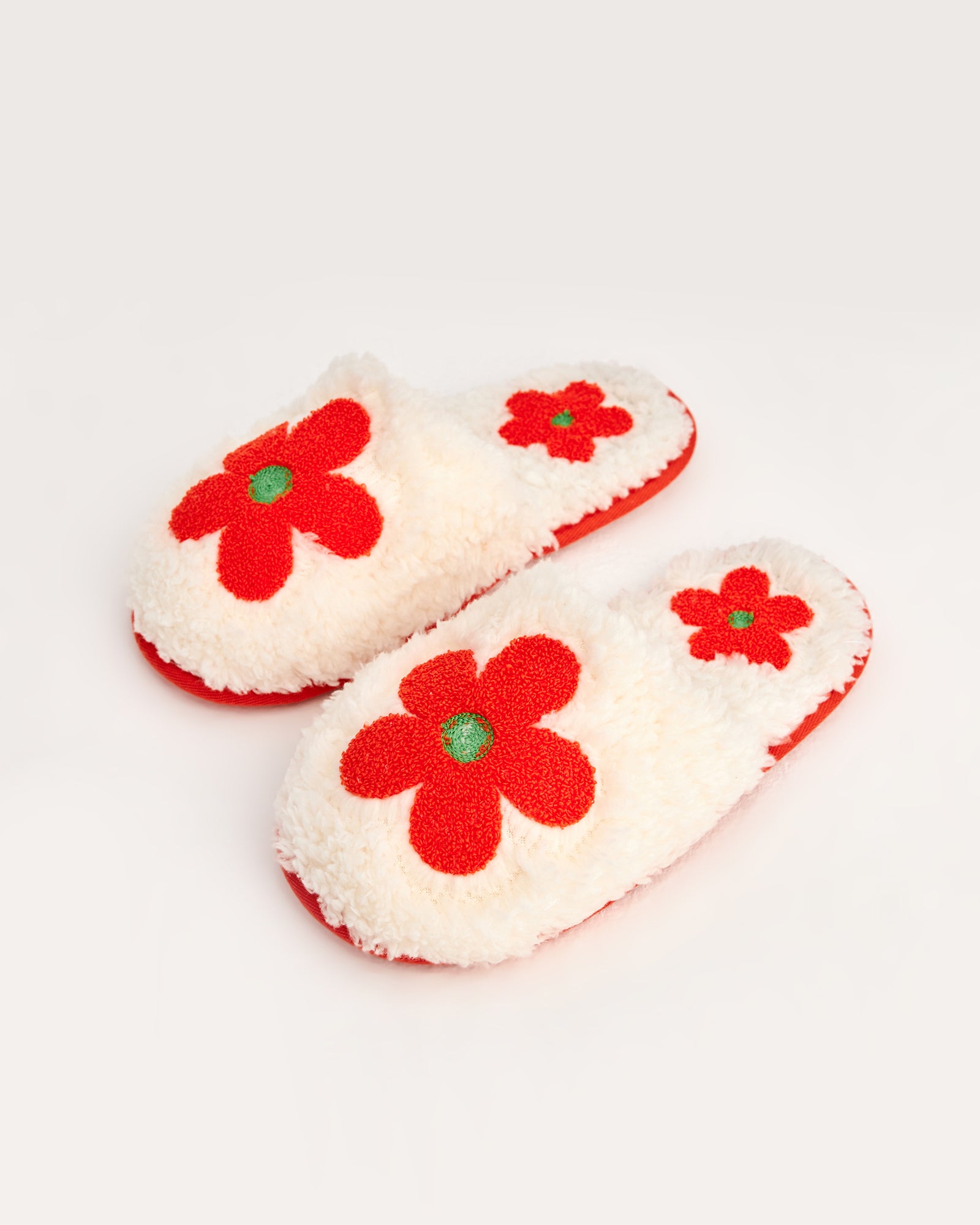 kadın ev terliği,kadın ev içi terlik,bayan ev terliği,kadın kışlık terlik,kadın yazlık terlik,evde giyilen kadın terlikleri,kadın konforlu terlik,rahat kadın ev terliği,kaymaz taban kadın terlik,kapalı kadın ev terliği