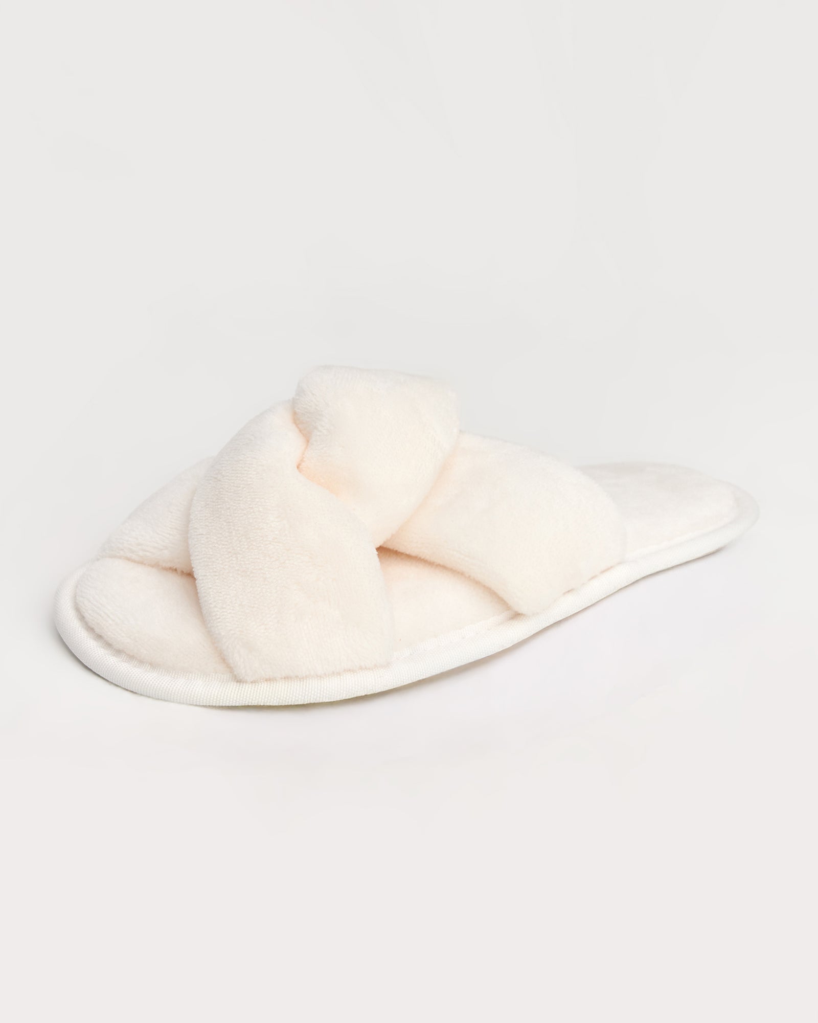 kadın ev terliği,kadın ev içi terlik,bayan ev terliği,kadın kışlık terlik,kadın yazlık terlik,evde giyilen kadın terlikleri,kadın konforlu terlik,rahat kadın ev terliği,kaymaz taban kadın terlik,kapalı kadın ev terliği