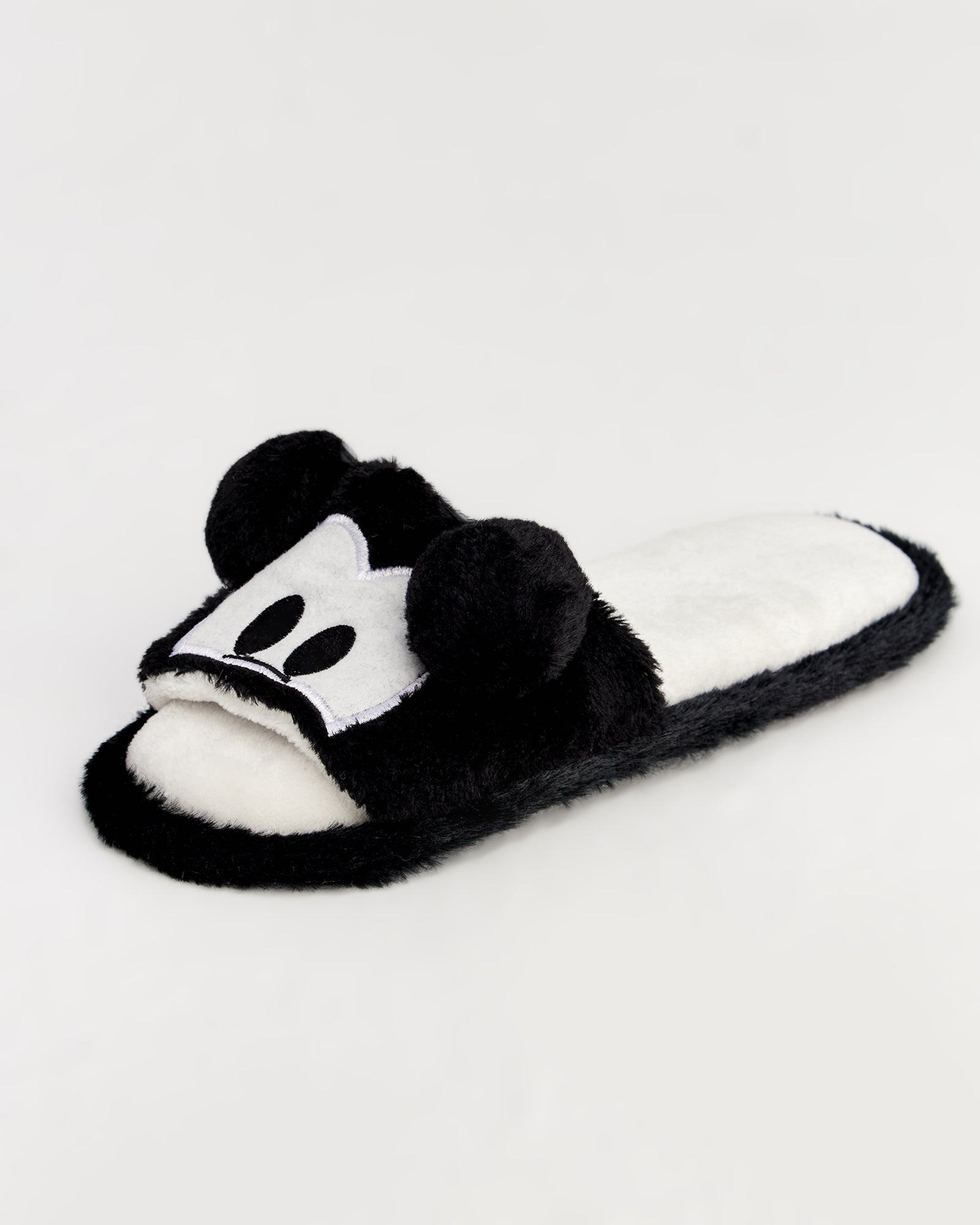 kadın ev terliği,kadın ev içi terlik,bayan ev terliği,kadın kışlık terlik,kadın yazlık terlik,evde giyilen kadın terlikleri,kadın konforlu terlik,rahat kadın ev terliği,kaymaz taban kadın terlik,kapalı kadın ev terliği