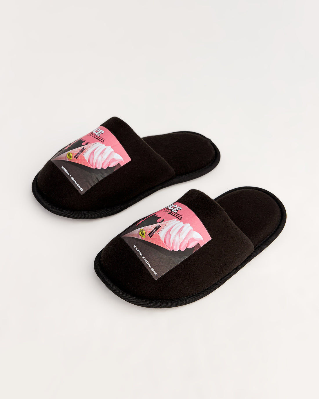 kadın ev terliği,kadın ev içi terlik,bayan ev terliği,kadın kışlık terlik,kadın yazlık terlik,evde giyilen kadın terlikleri,kadın konforlu terlik,rahat kadın ev terliği,kaymaz taban kadın terlik,kapalı kadın ev terliği