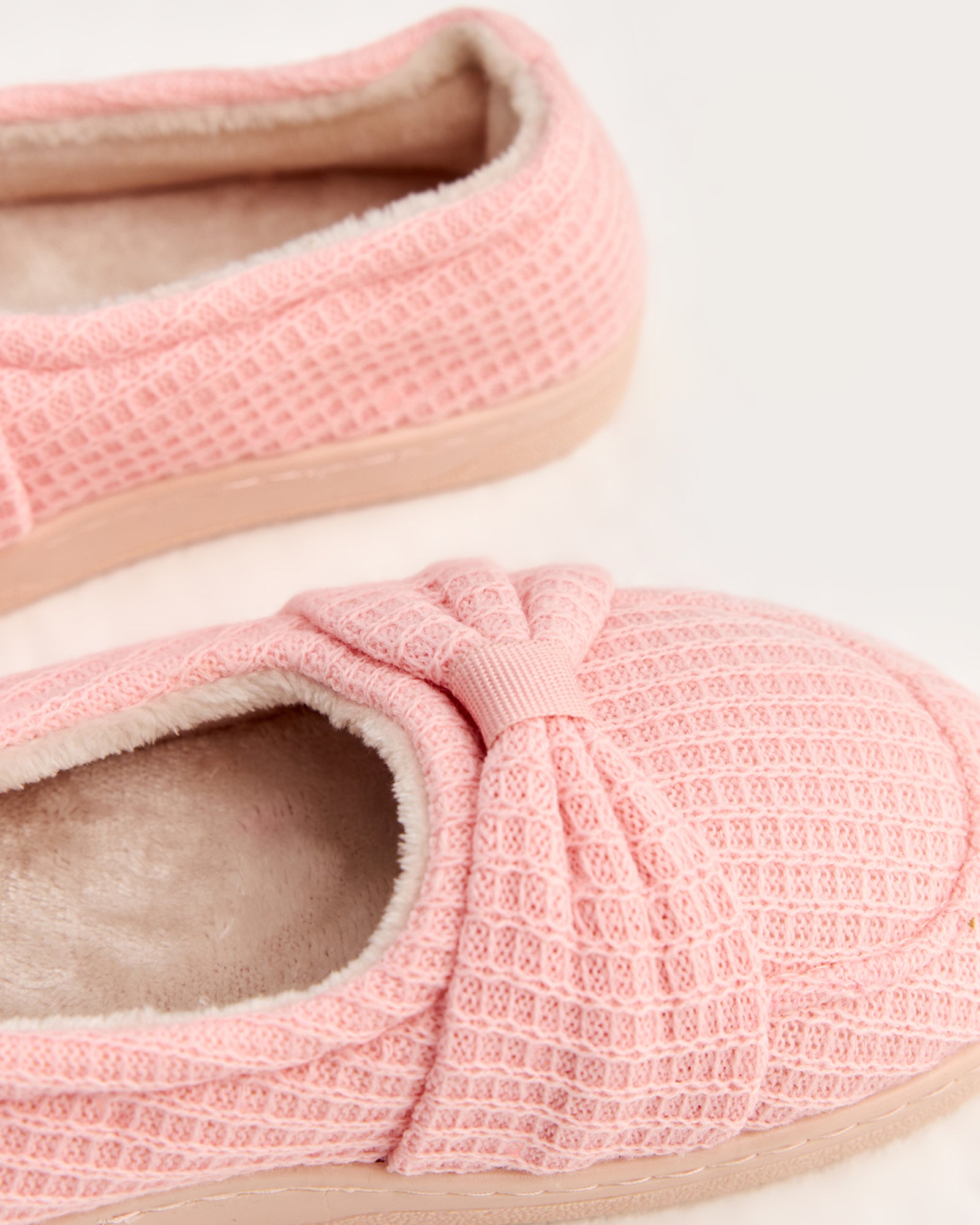 kadın ev içi ayakkabı,bayan ev içi ayakkabı,kadın ev ayakkabısı,kadın iç mekan ayakkabısı,kadın ev ayakkabı modelleri,rahat kadın ev içi ayakkabı,ortopedik ev içi ayakkabı kadın,yumuşak tabanlı kadın ev ayakkabısı,kapalı kadın ev içi ayakkabı,kadın ev ayakkabısı kışlık