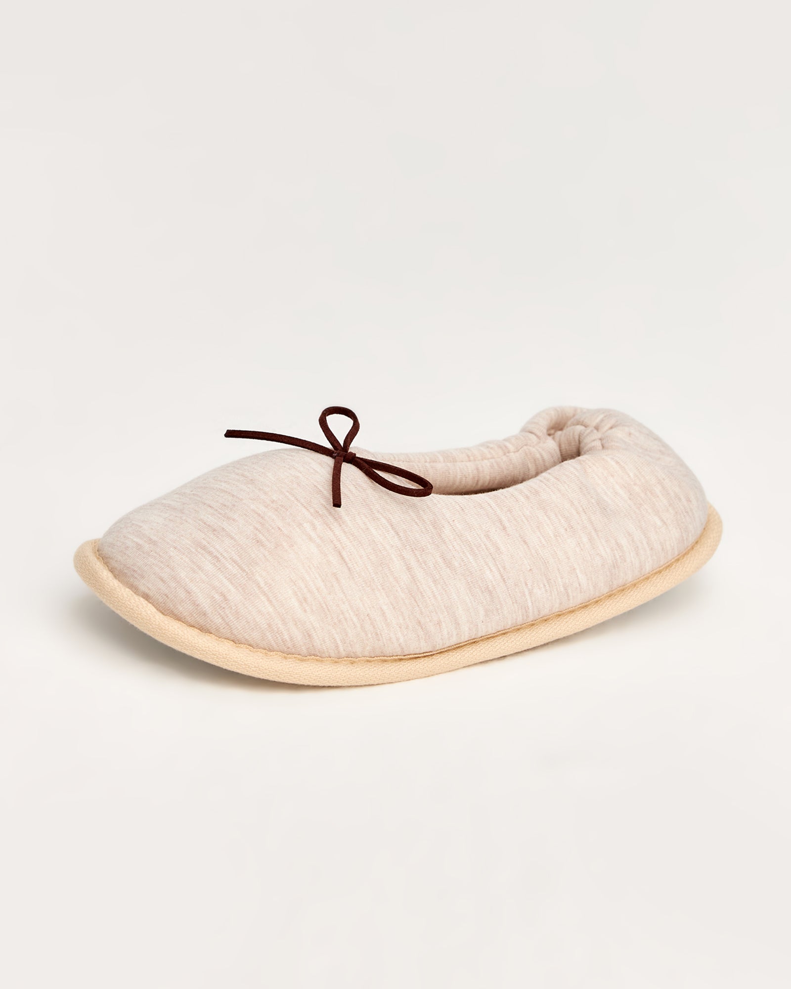 kadın ev içi ayakkabı,bayan ev içi ayakkabı,kadın ev ayakkabısı,kadın iç mekan ayakkabısı,kadın ev ayakkabı modelleri,rahat kadın ev içi ayakkabı,ortopedik ev içi ayakkabı kadın,yumuşak tabanlı kadın ev ayakkabısı,kapalı kadın ev içi ayakkabı,kadın ev ayakkabısı kışlık