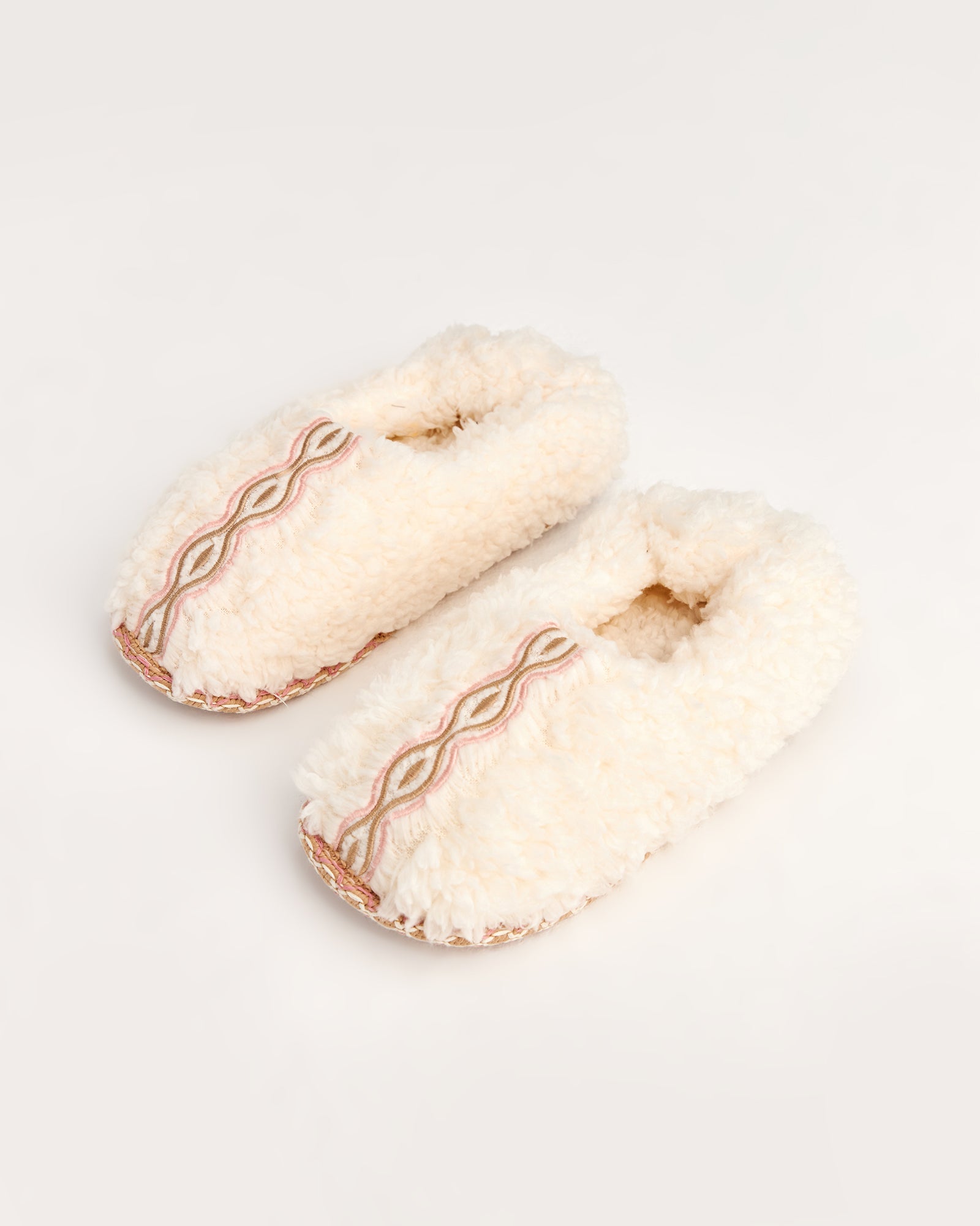 kadın ev içi ayakkabı,bayan ev içi ayakkabı,kadın ev ayakkabısı,kadın iç mekan ayakkabısı,kadın ev ayakkabı modelleri,rahat kadın ev içi ayakkabı,ortopedik ev içi ayakkabı kadın,yumuşak tabanlı kadın ev ayakkabısı,kapalı kadın ev içi ayakkabı,kadın ev ayakkabısı kışlık