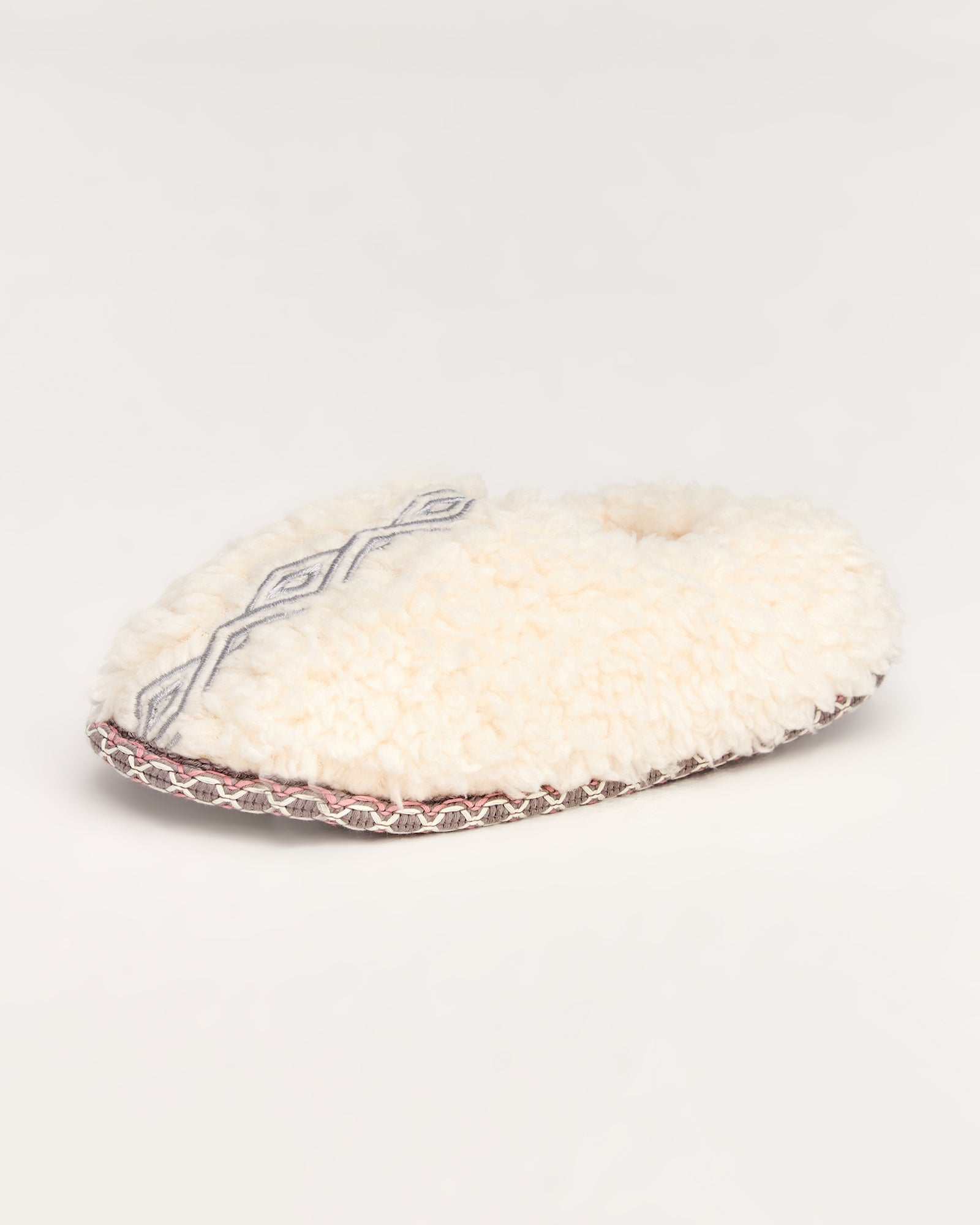 kadın ev içi ayakkabı,bayan ev içi ayakkabı,kadın ev ayakkabısı,kadın iç mekan ayakkabısı,kadın ev ayakkabı modelleri,rahat kadın ev içi ayakkabı,ortopedik ev içi ayakkabı kadın,yumuşak tabanlı kadın ev ayakkabısı,kapalı kadın ev içi ayakkabı,kadın ev ayakkabısı kışlık